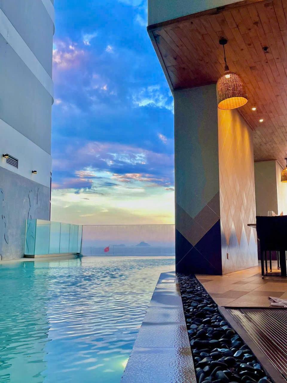 Cozy Panorama Apartment In Front of the City Center Beach