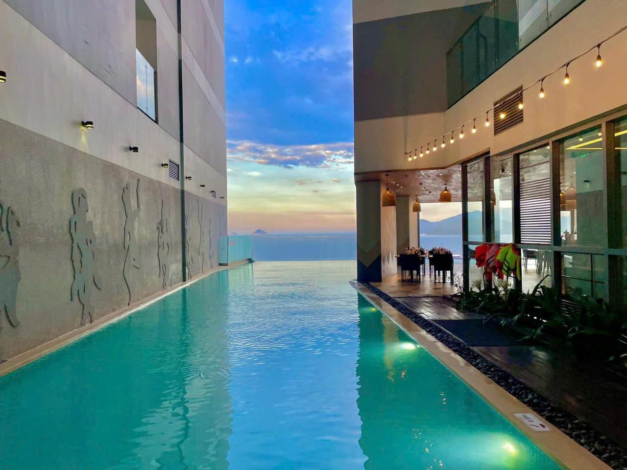 Cozy Panorama Apartment In Front of the City Center Beach