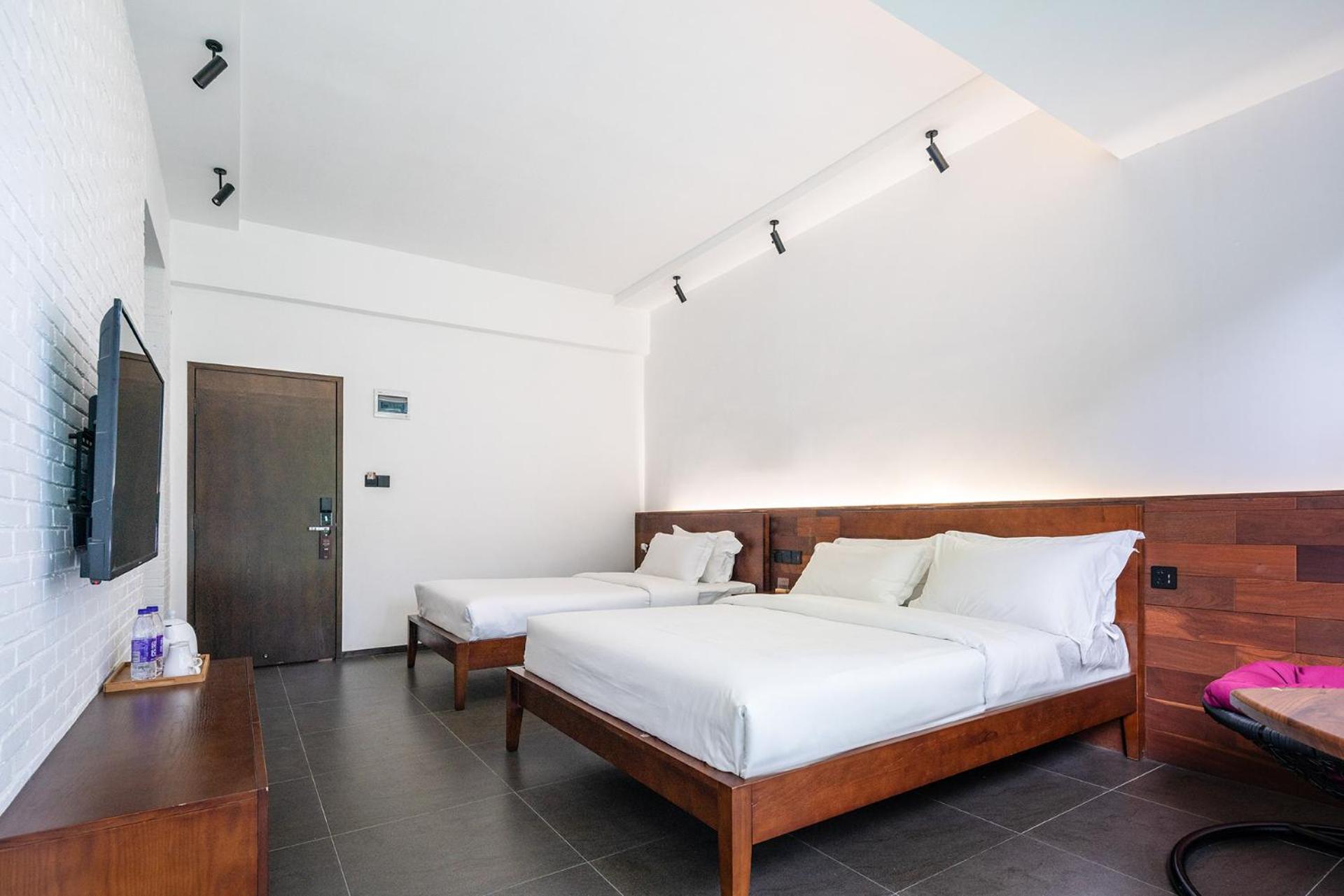 Baiyun Airport punguin international hotel &free airport shuttle 企鹅电竞机场酒店