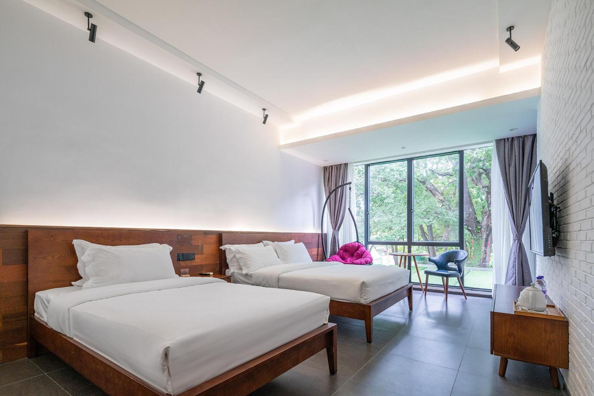 Baiyun Airport punguin international hotel &free airport shuttle 企鹅电竞机场酒店