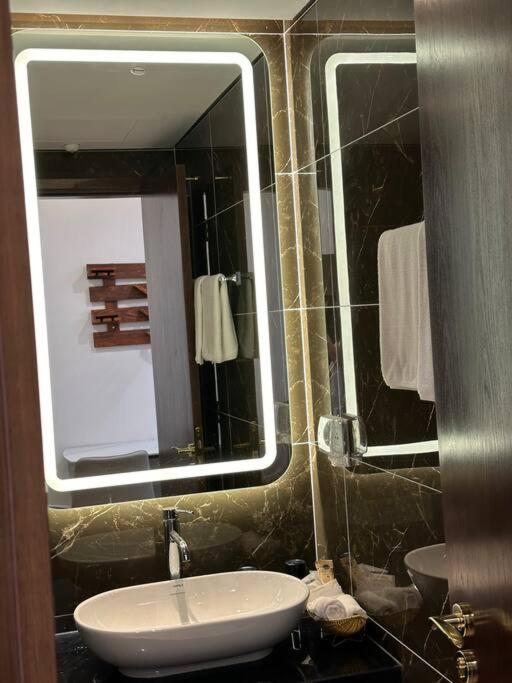Doji Diamond Crown Haiphong view 5