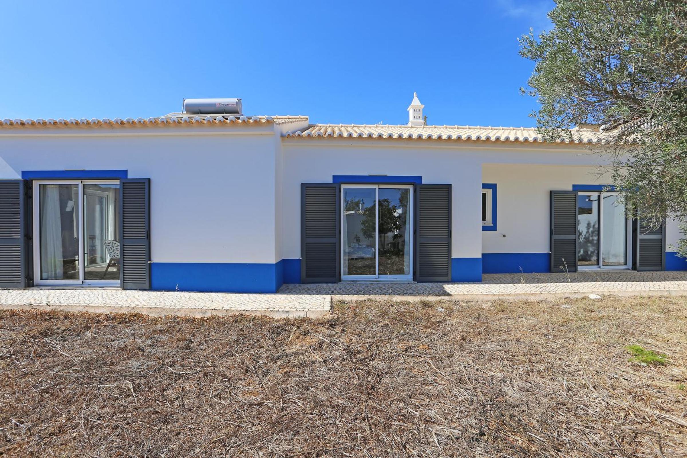 D13 - Eiras Velhas Holiday House in Almádena view 2