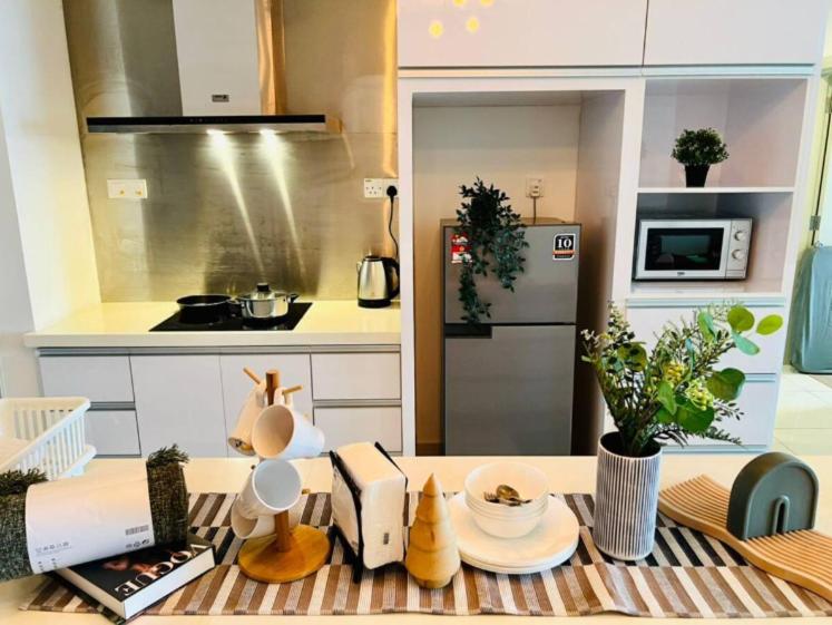 Mosaic Residence Mid Valley South Key BY R9 Homestay