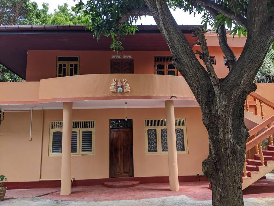 Lovely 4 bedroom top floor home in Kokkuvil East view 2