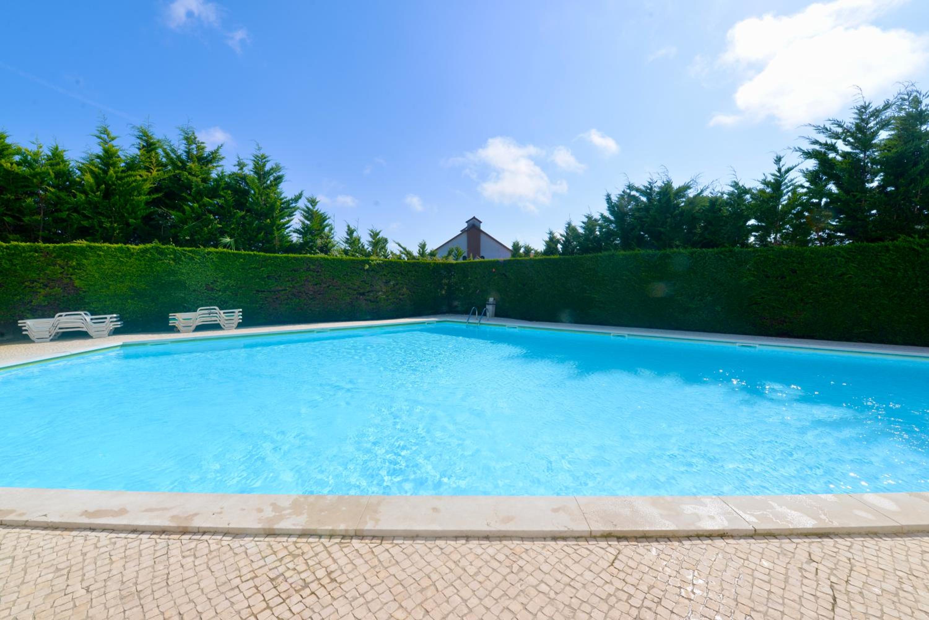 Pebble - 1 bedroom apartment sleeps 5 with pool & tennis court view 5