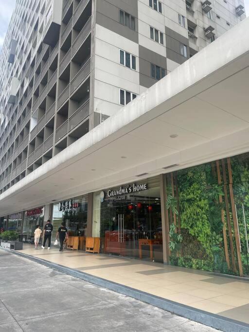 Shore 1 Residences - Good for 6 guests I Walk to Mall of Asia view 2