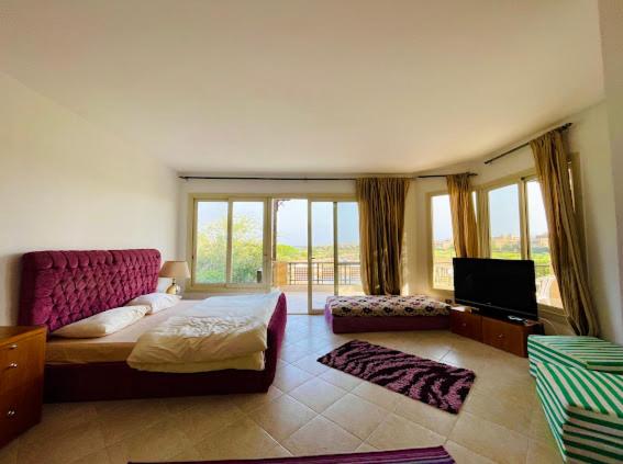 Spacious Villa lake view 6 Bedrooms Einbay Resort view 5