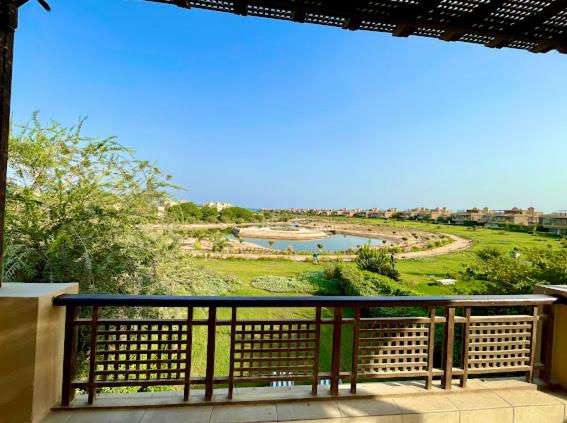 Spacious Villa lake view 6 Bedrooms Einbay Resort view 4