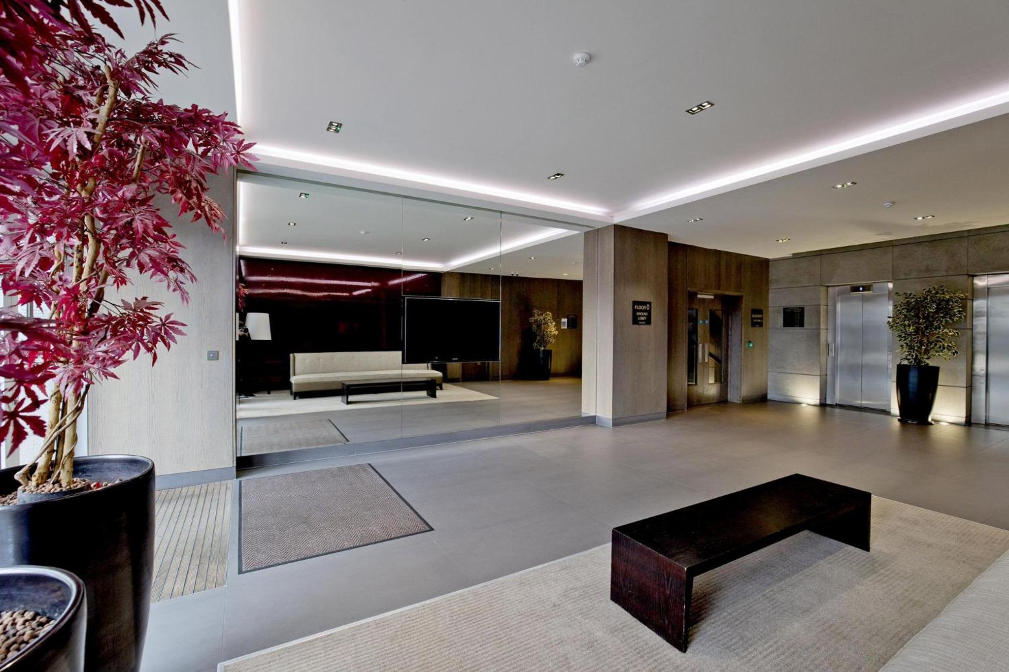 Chelsea Studio Modern Style & Perfect Location view 4