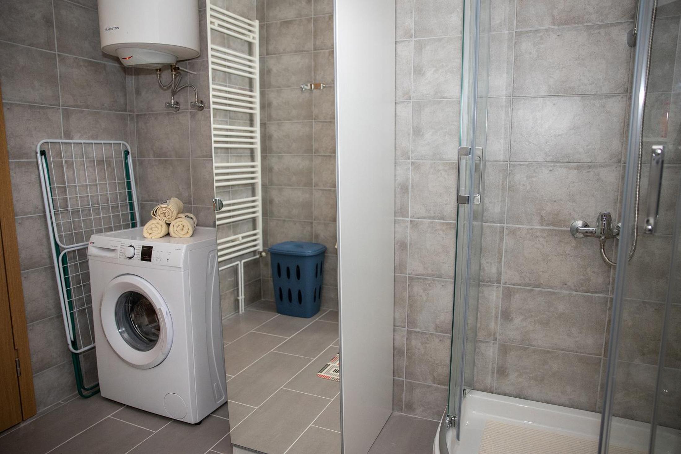 Apartmani i Sobe Kočiš view 5