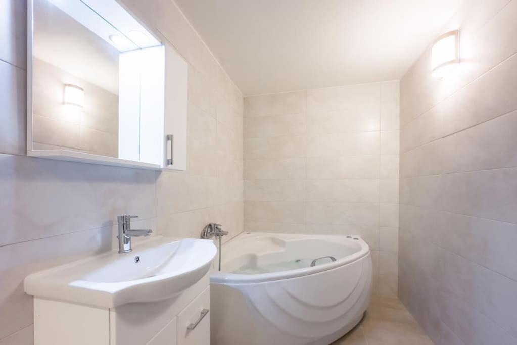 New & Comfy Flat in Pangrati