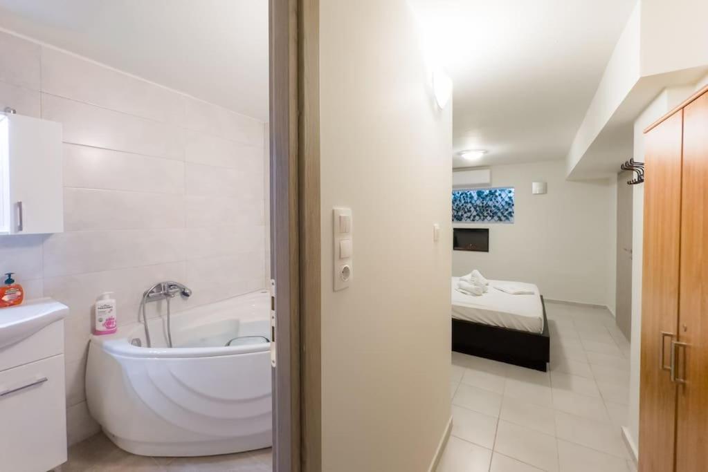 New & Comfy Flat in Pangrati