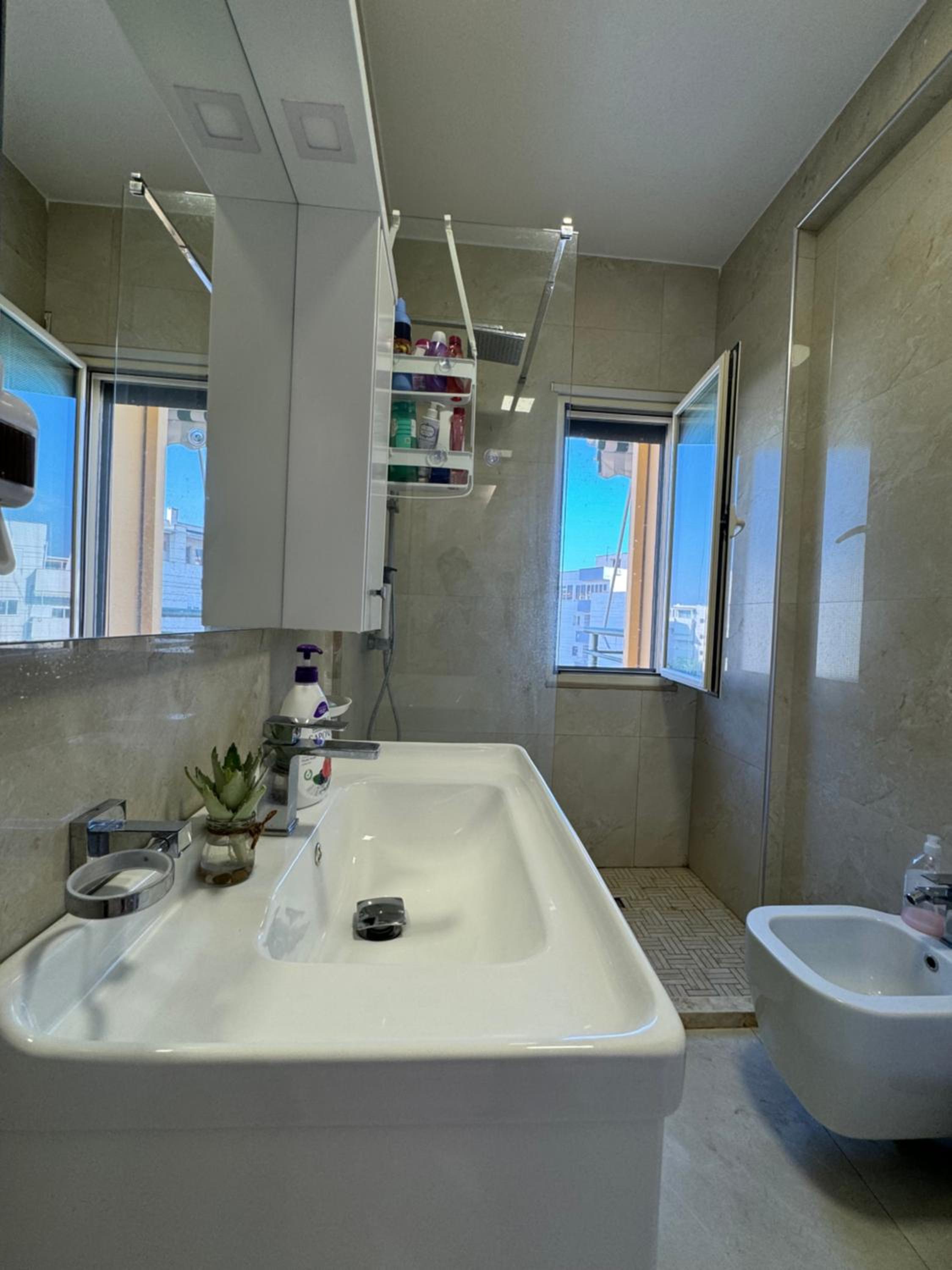 Sea View Deluxe Apartments Qerret Golem