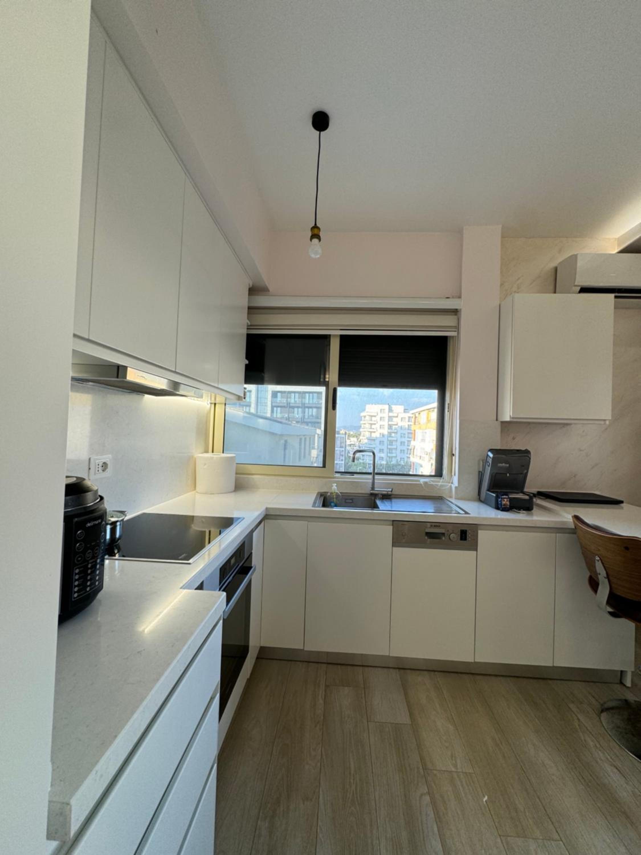 Sea View Deluxe Apartments Qerret Golem