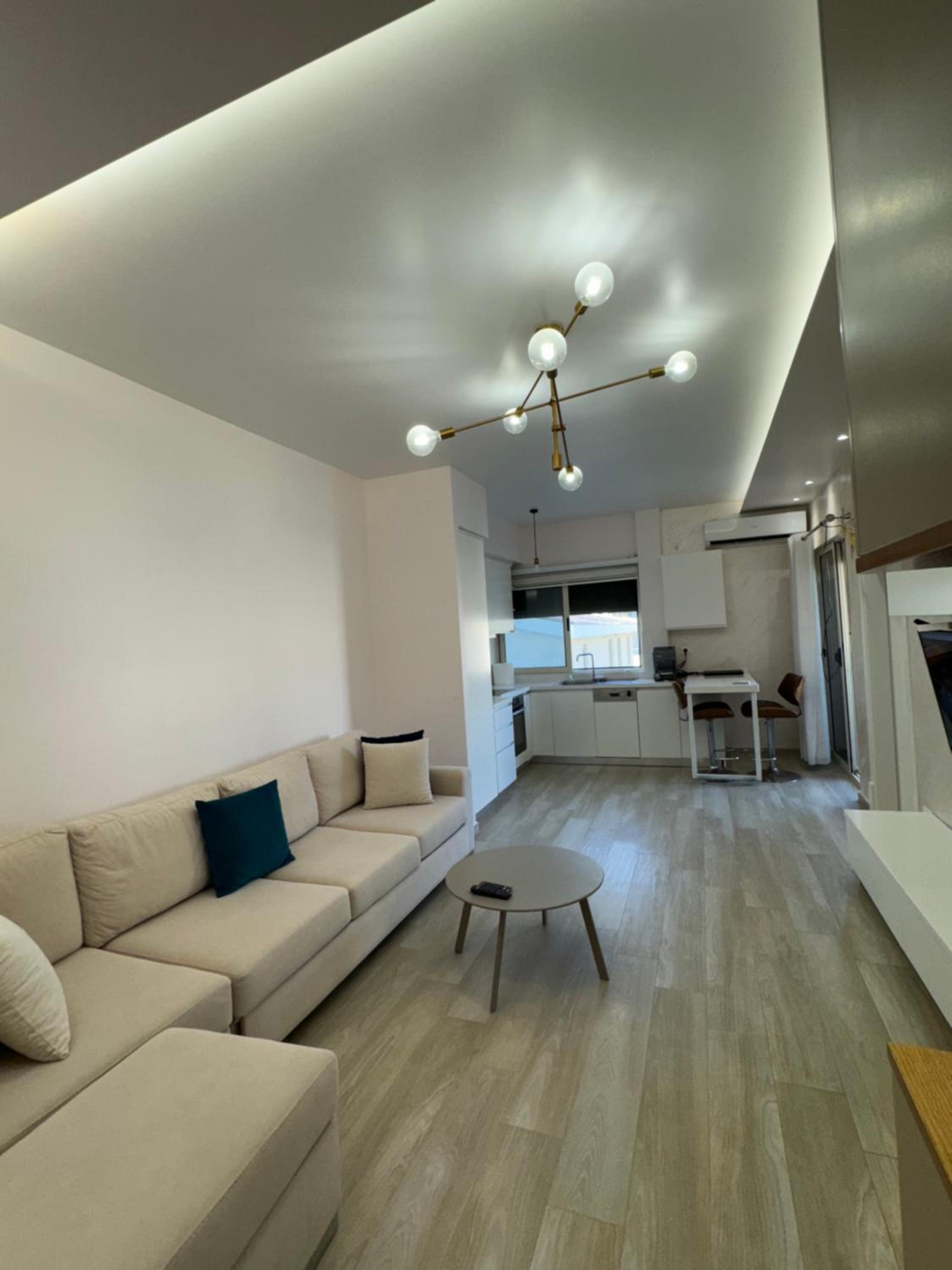 Sea View Deluxe Apartments Qerret Golem