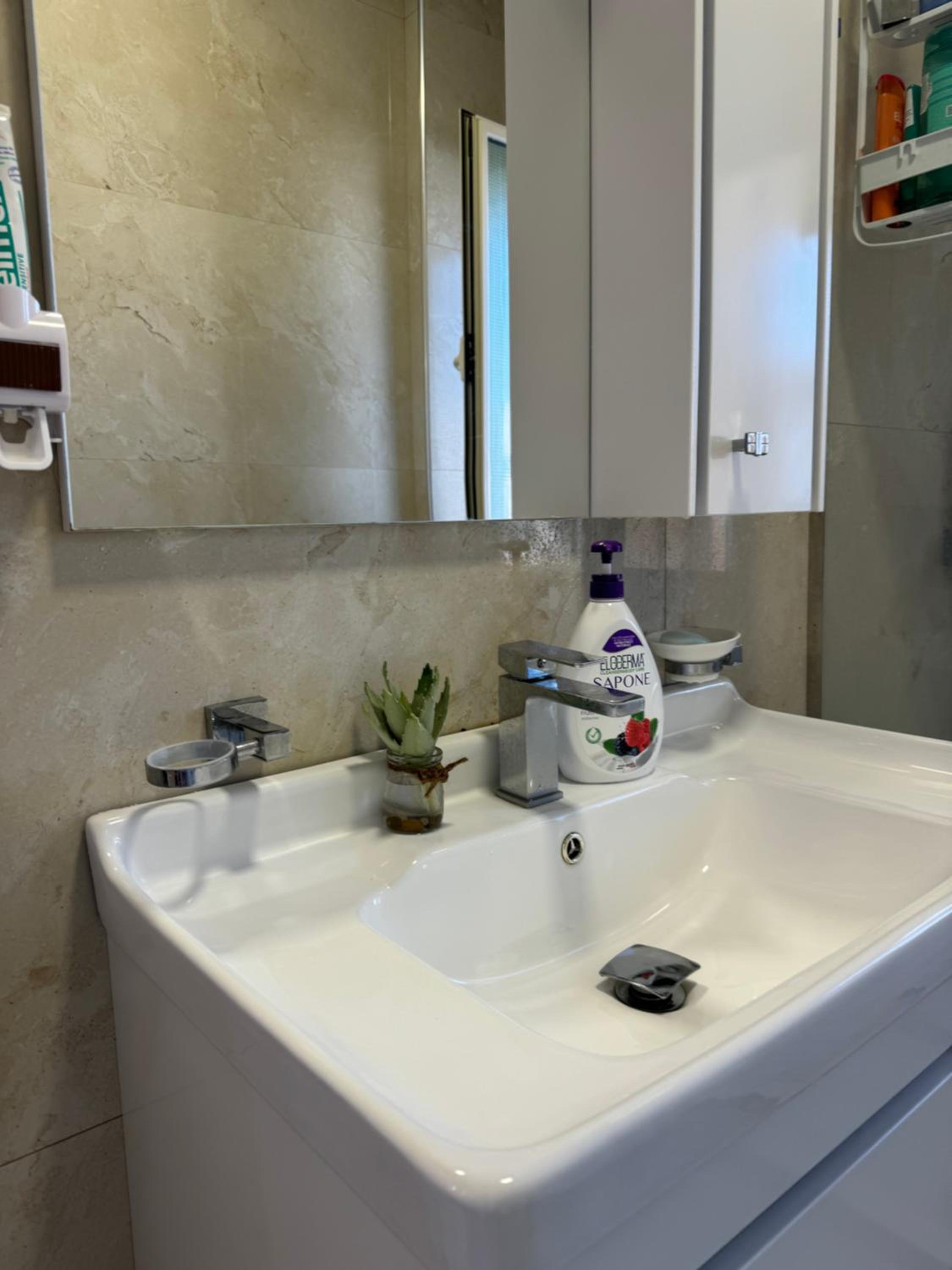 Sea View Deluxe Apartments Qerret Golem