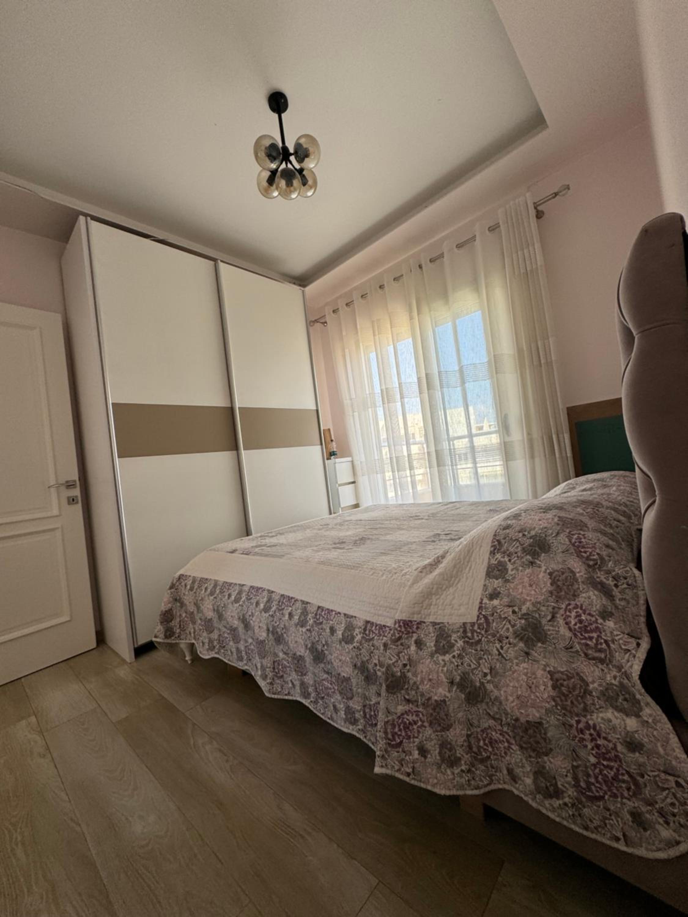 Sea View Deluxe Apartments Qerret Golem