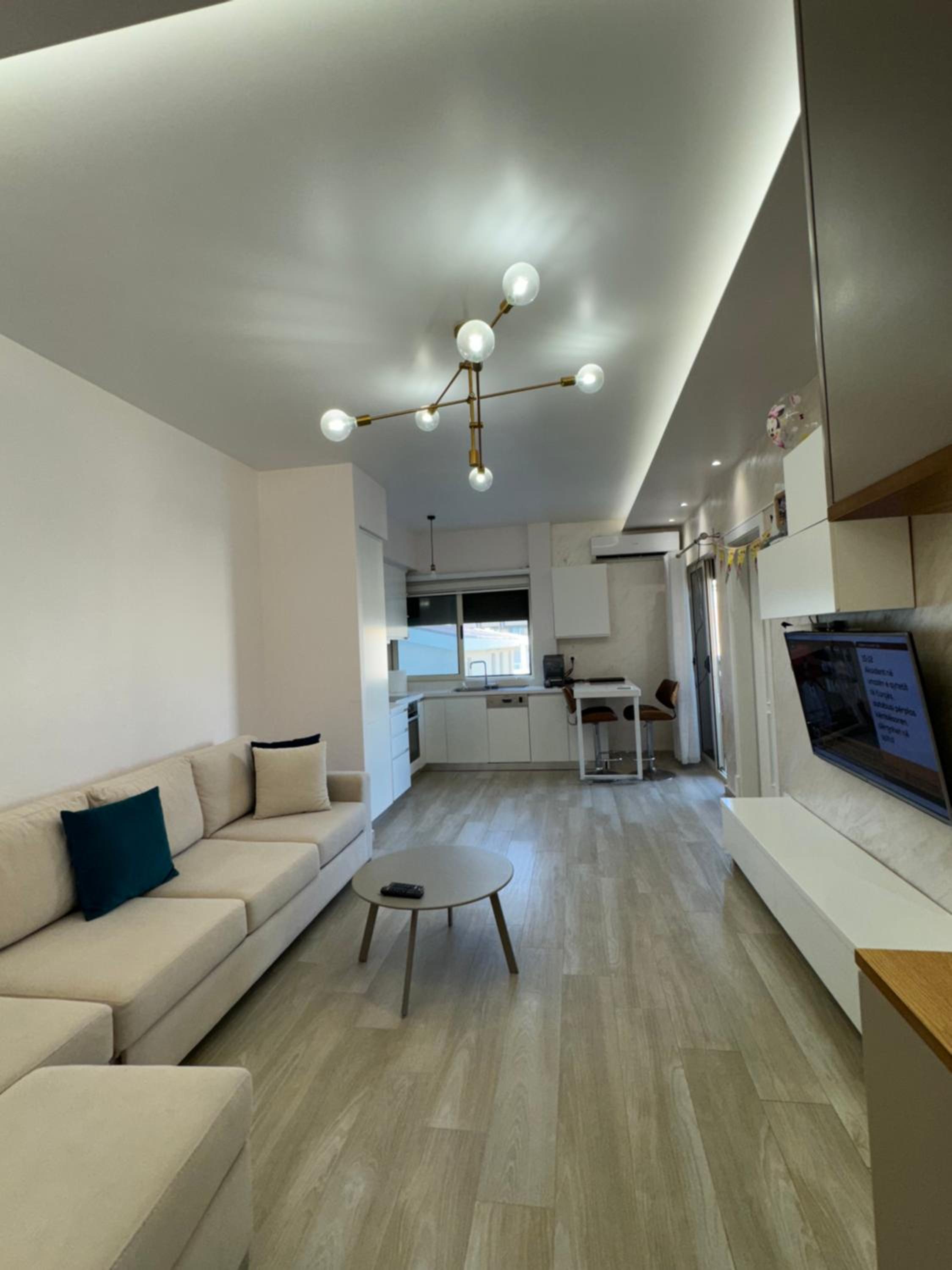 Sea View Deluxe Apartments Qerret Golem