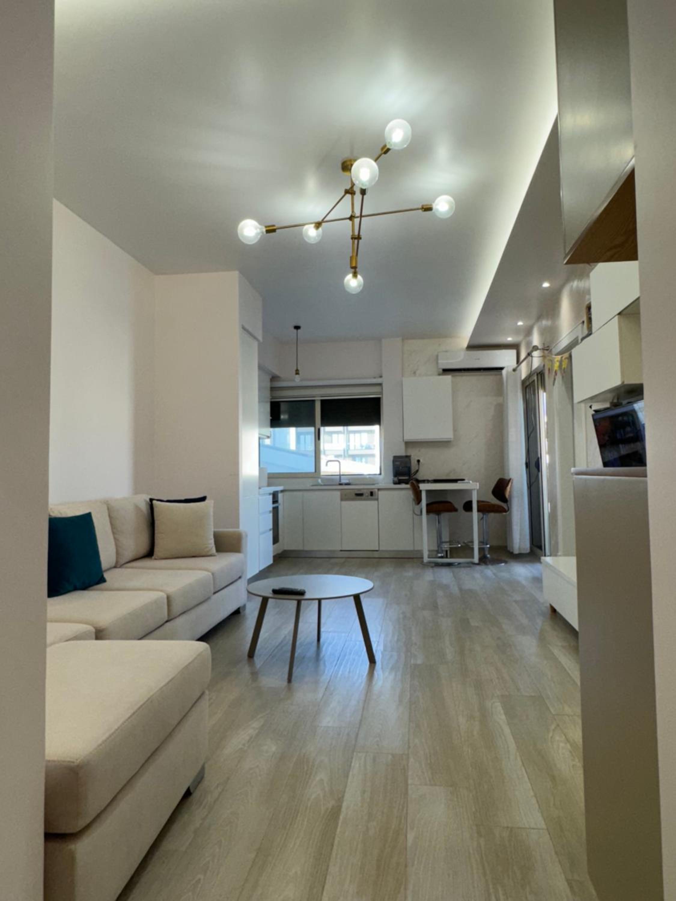Sea View Deluxe Apartments Qerret Golem