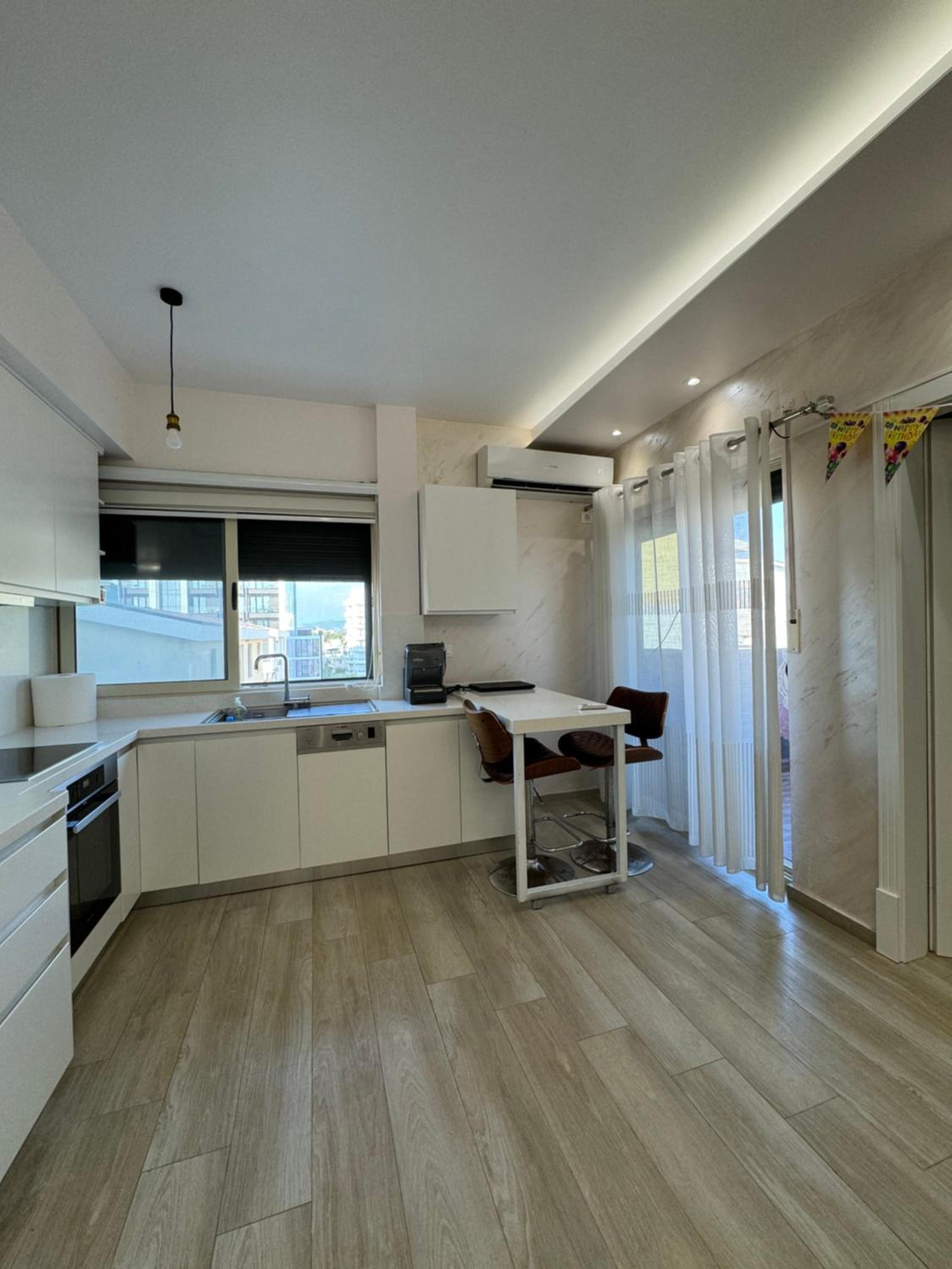 Sea View Deluxe Apartments Qerret Golem
