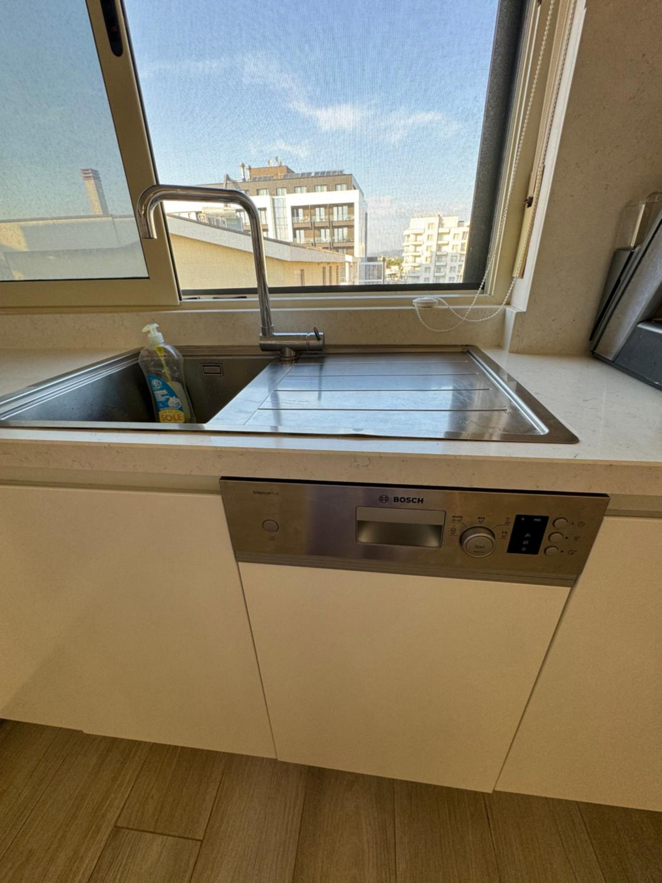 Sea View Deluxe Apartments Qerret Golem