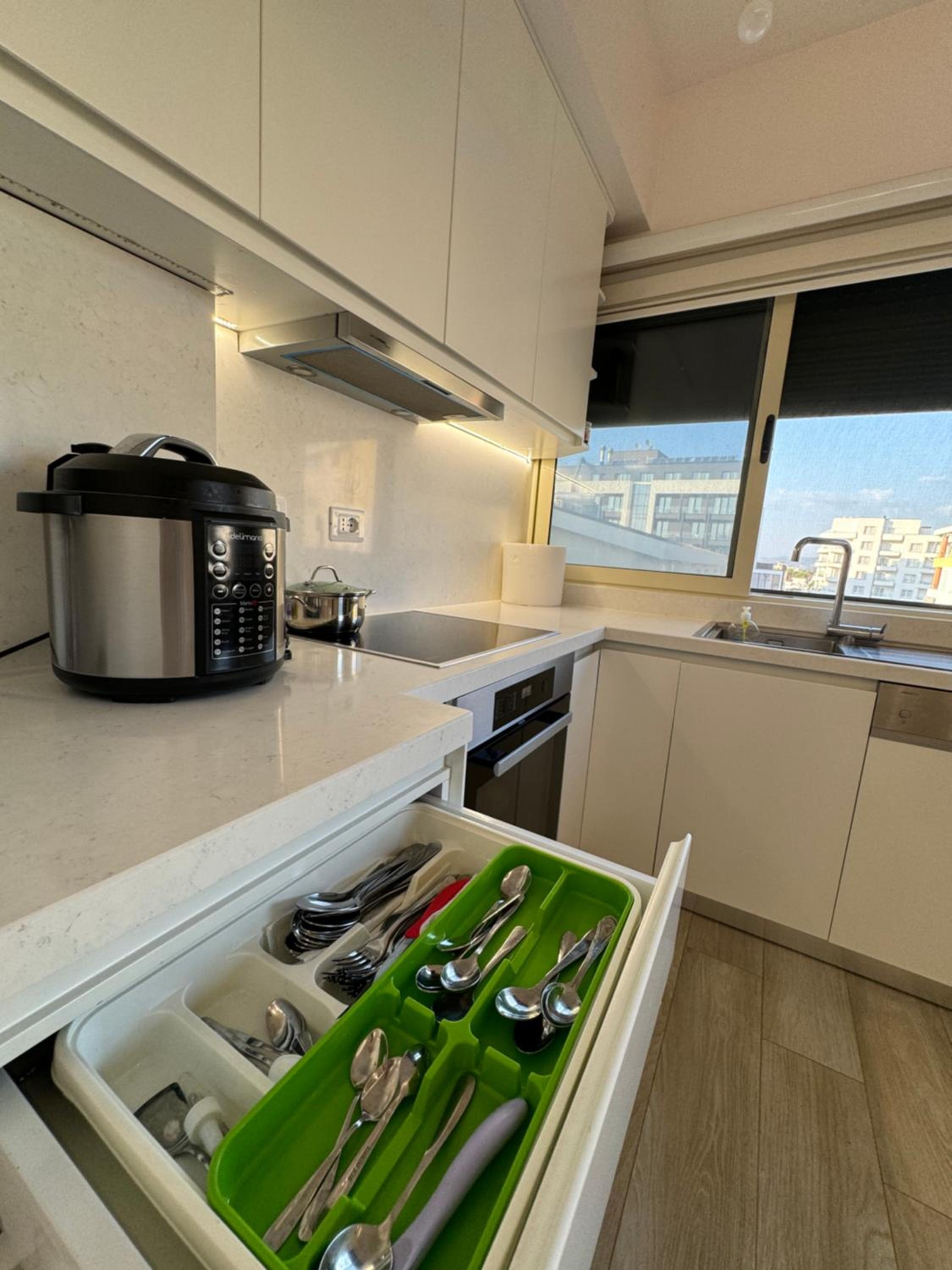 Sea View Deluxe Apartments Qerret Golem