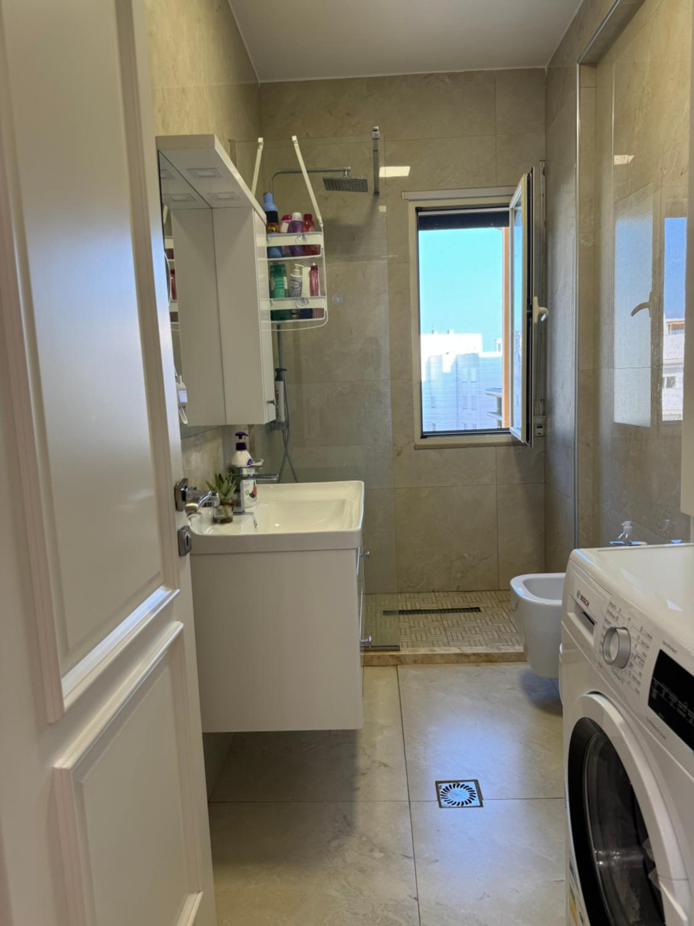 Sea View Deluxe Apartments Qerret Golem