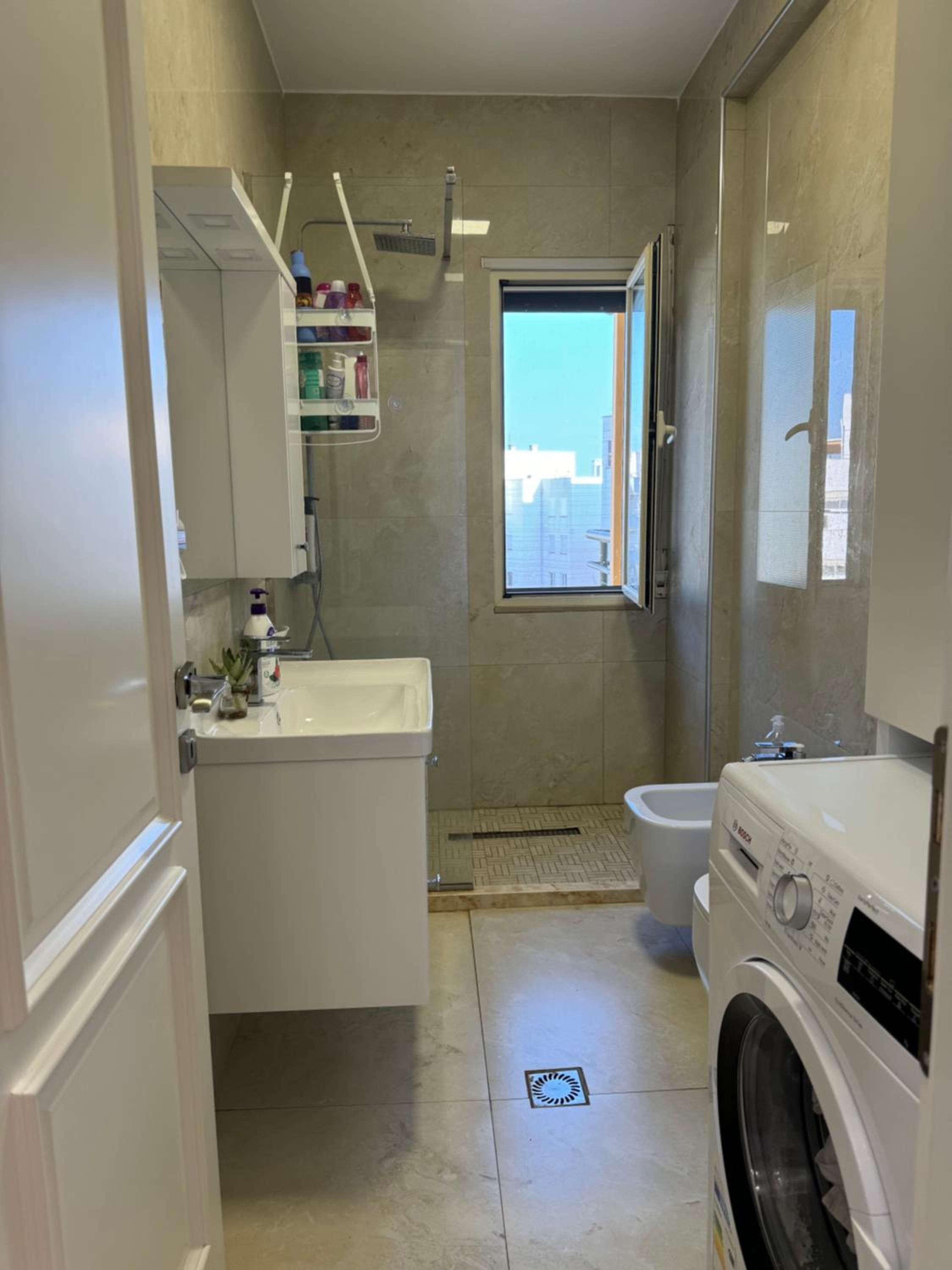 Sea View Deluxe Apartments Qerret Golem