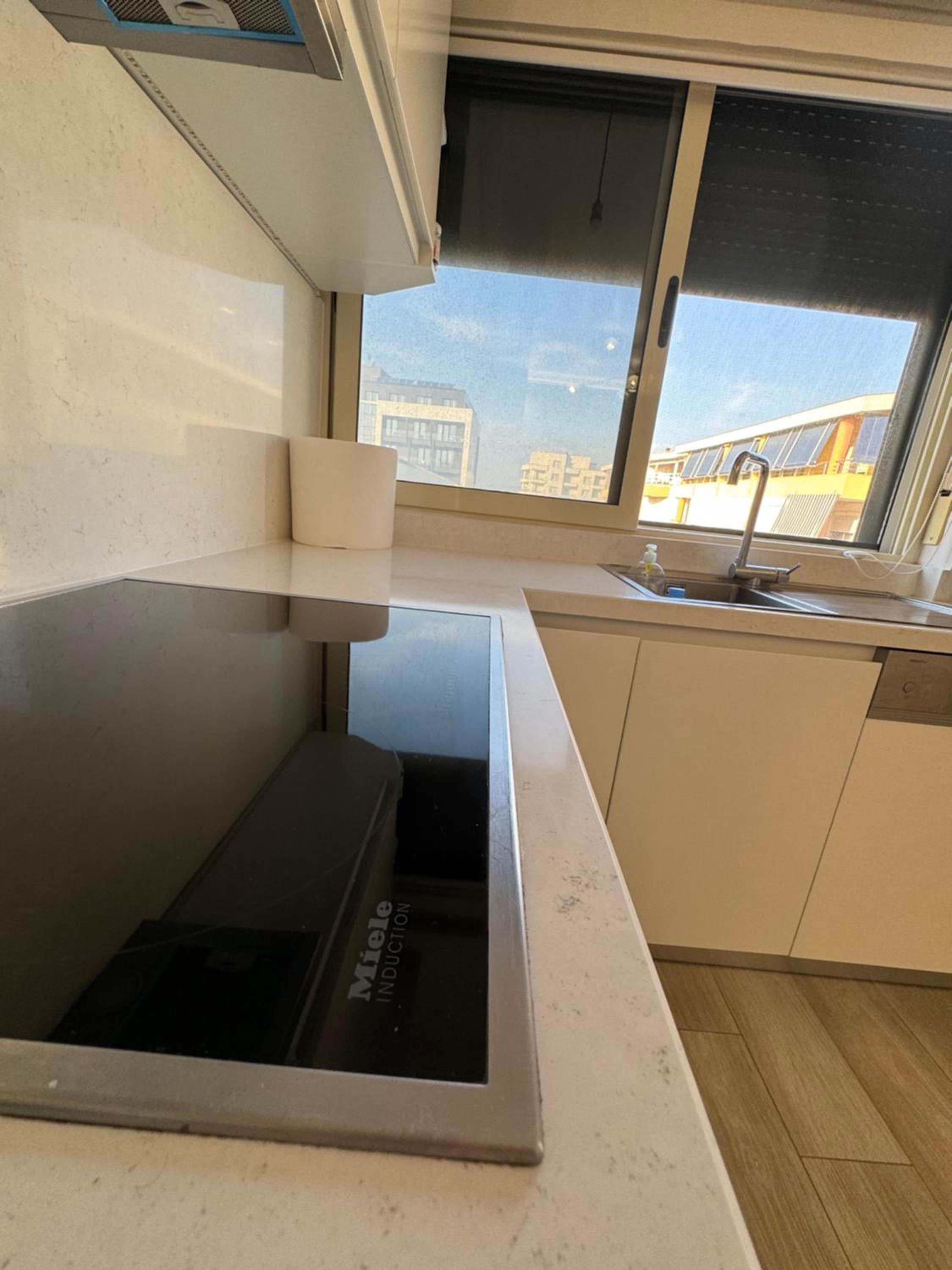 Sea View Deluxe Apartments Qerret Golem