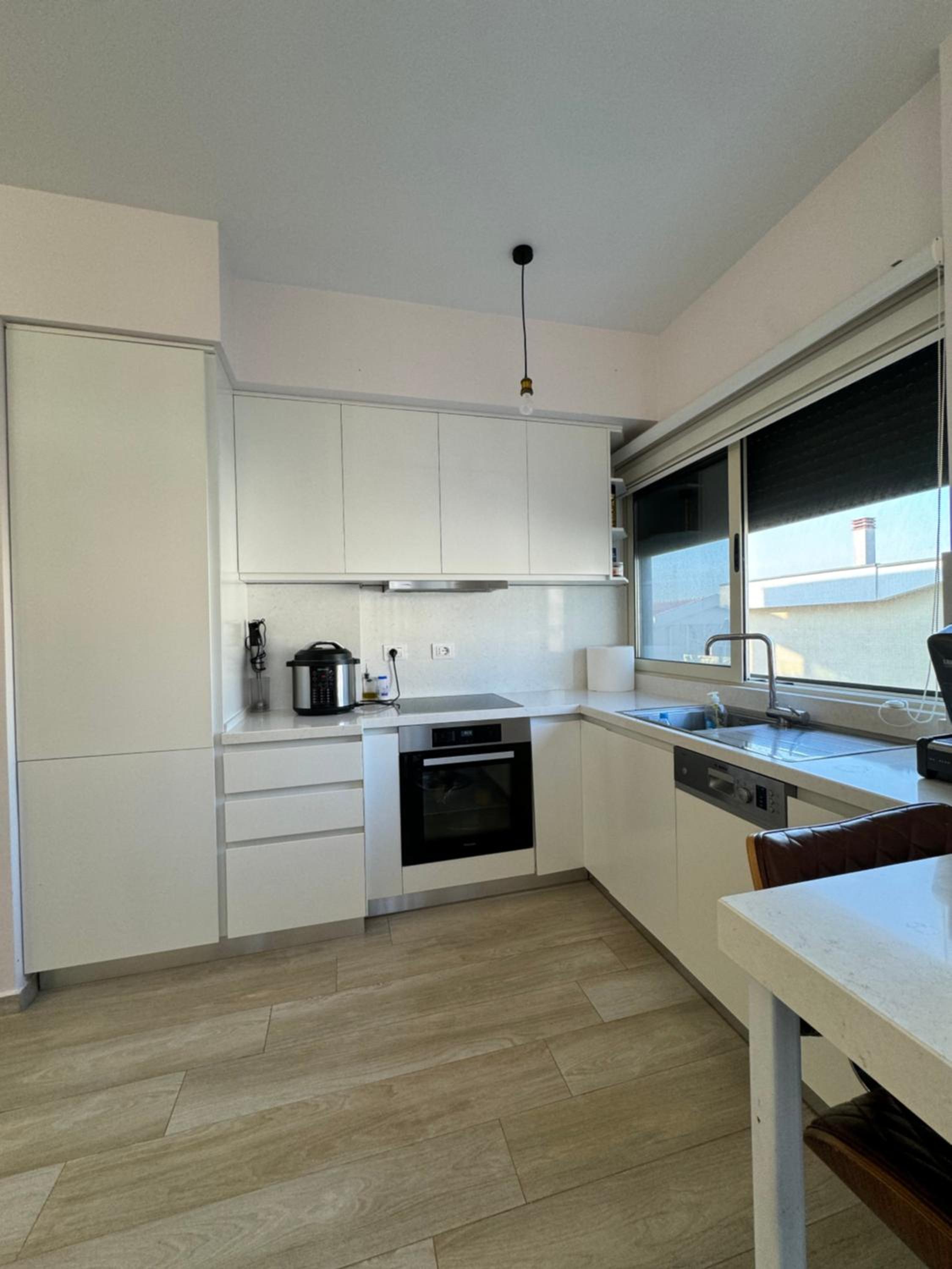 Sea View Deluxe Apartments Qerret Golem