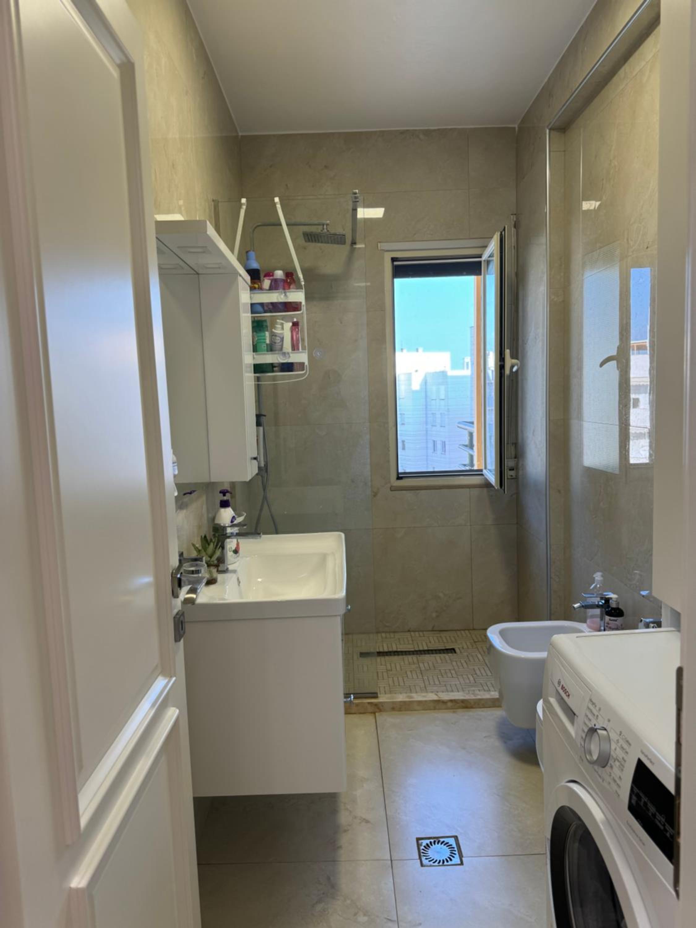 Sea View Deluxe Apartments Qerret Golem