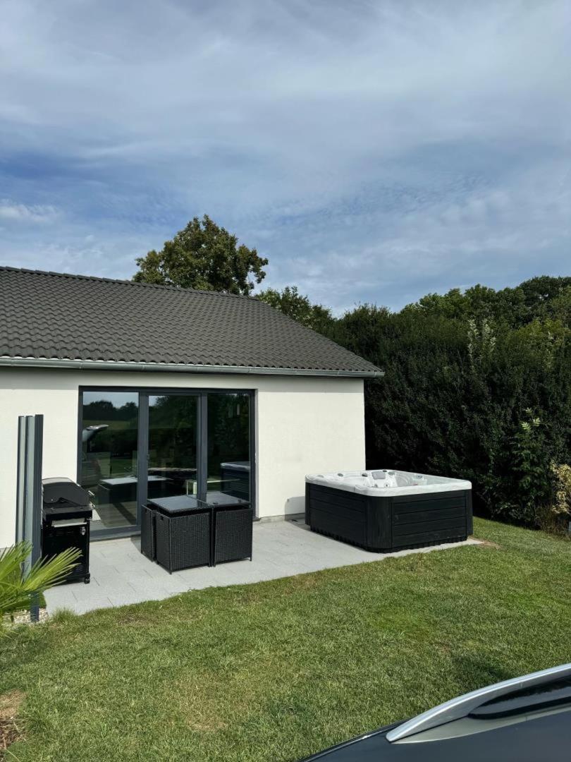 NEU! Modernes Ferienhaus Schwanbeck mit Whirlpool-Option