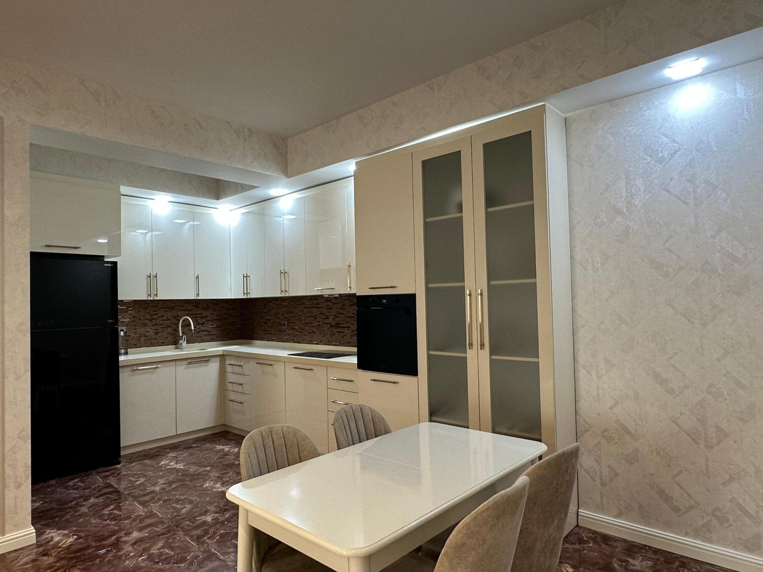 Khatai Lux Apartment