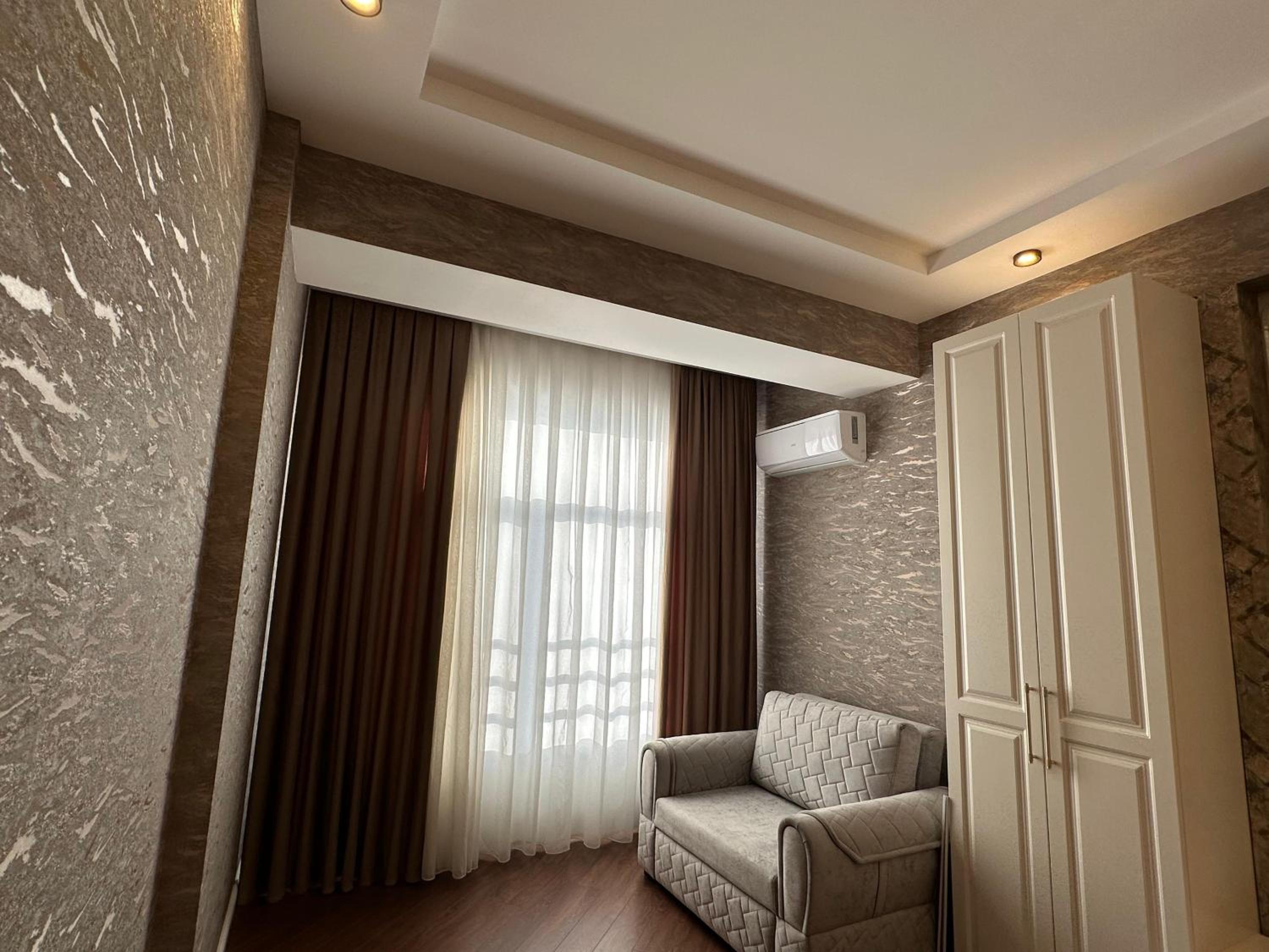 Khatai Lux Apartment