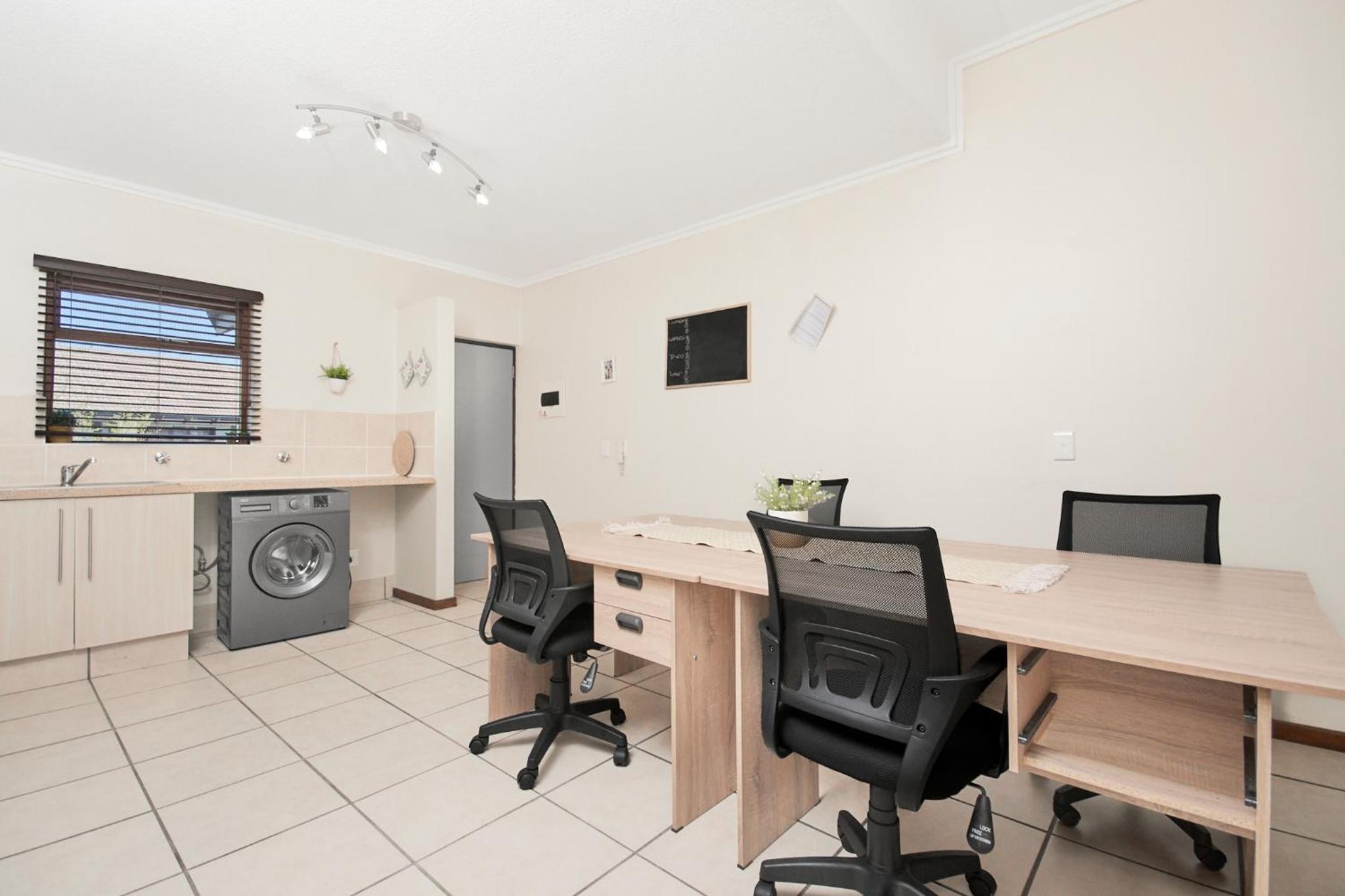 Modern One-Bedroom Flat in Fourways - Ideal for Professionals view 5