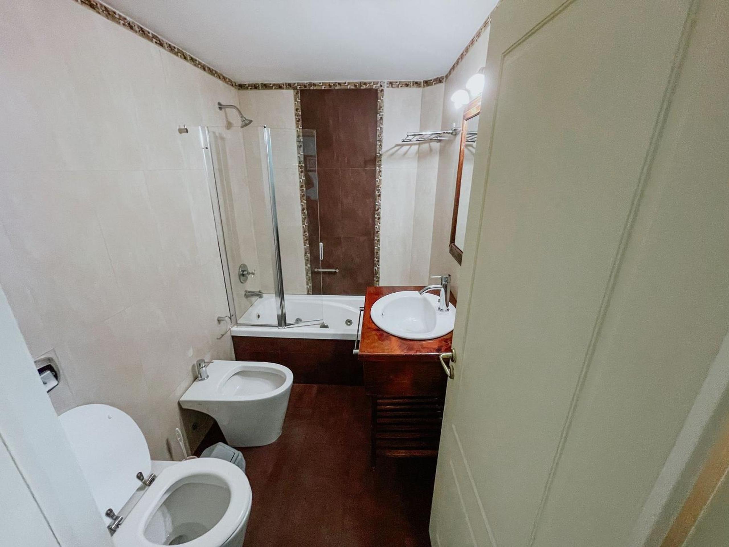 Viejo Lobo - Aunaisin apartamento sobre calle principal