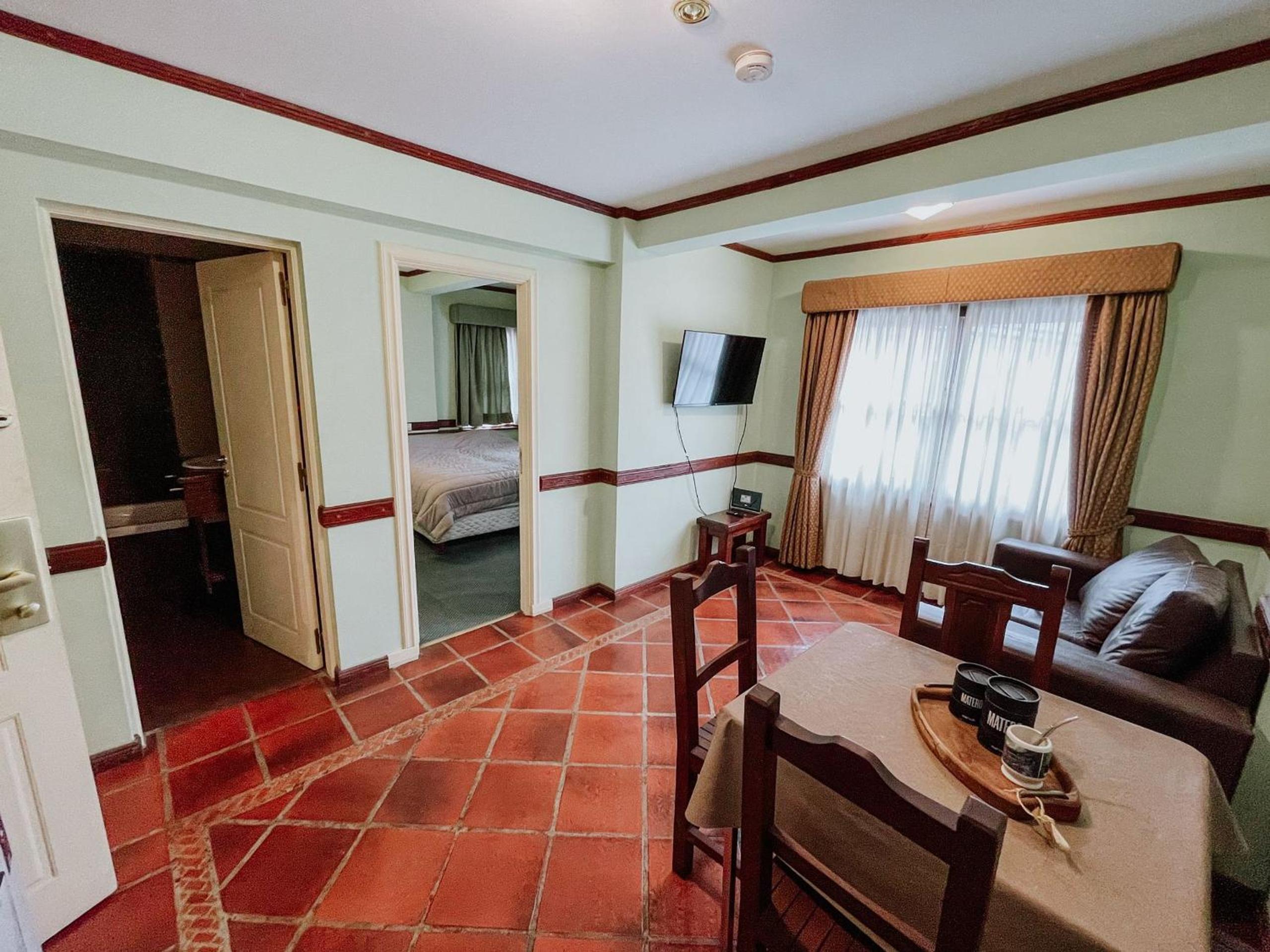 Viejo Lobo - Aunaisin apartamento sobre calle principal