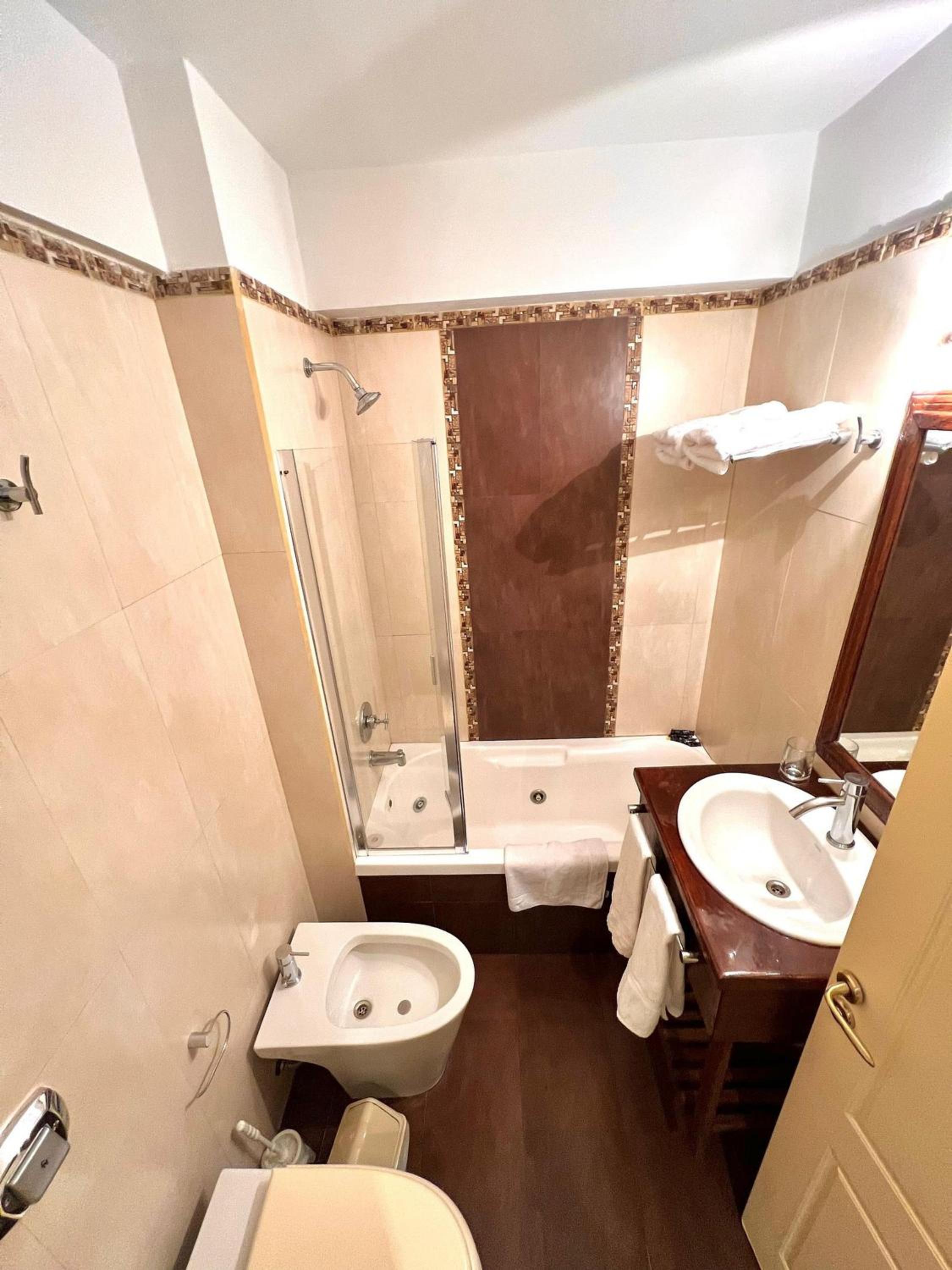 Viejo Lobo - Aunaisin apartamento sobre calle principal