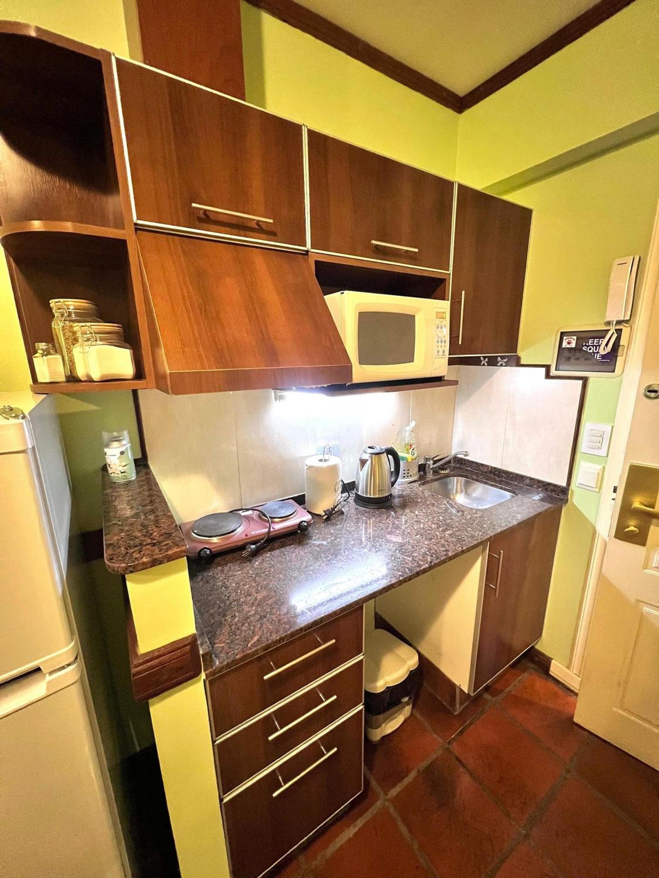 Viejo Lobo - Aunaisin apartamento sobre calle principal