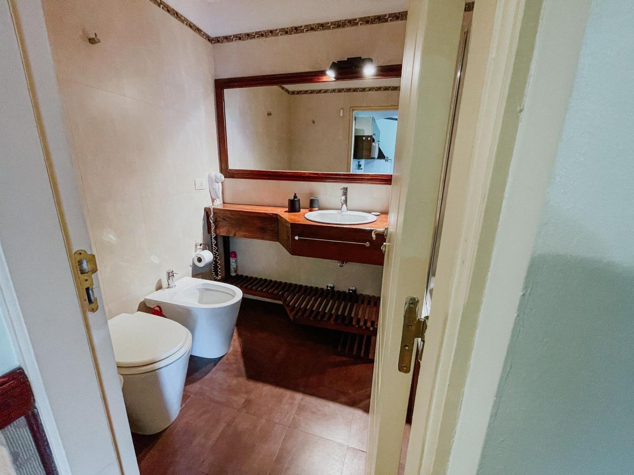 Viejo Lobo - Aunaisin apartamento sobre calle principal