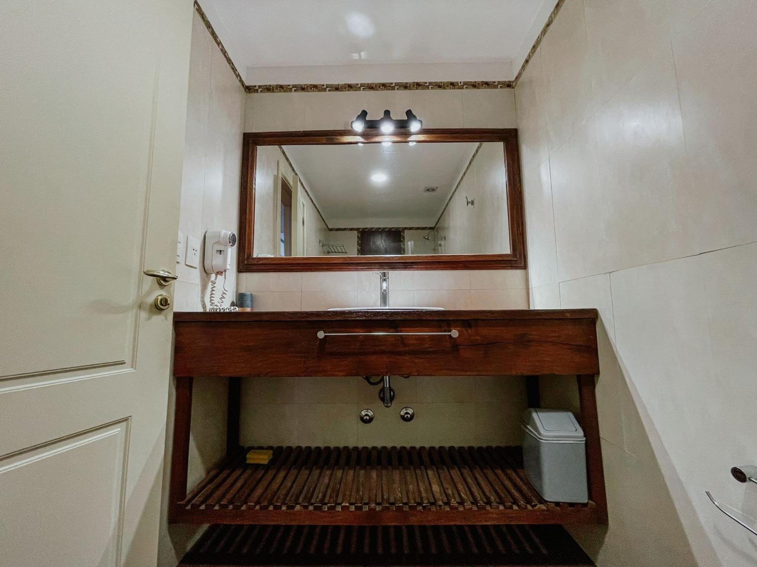 Viejo Lobo - Aunaisin apartamento sobre calle principal