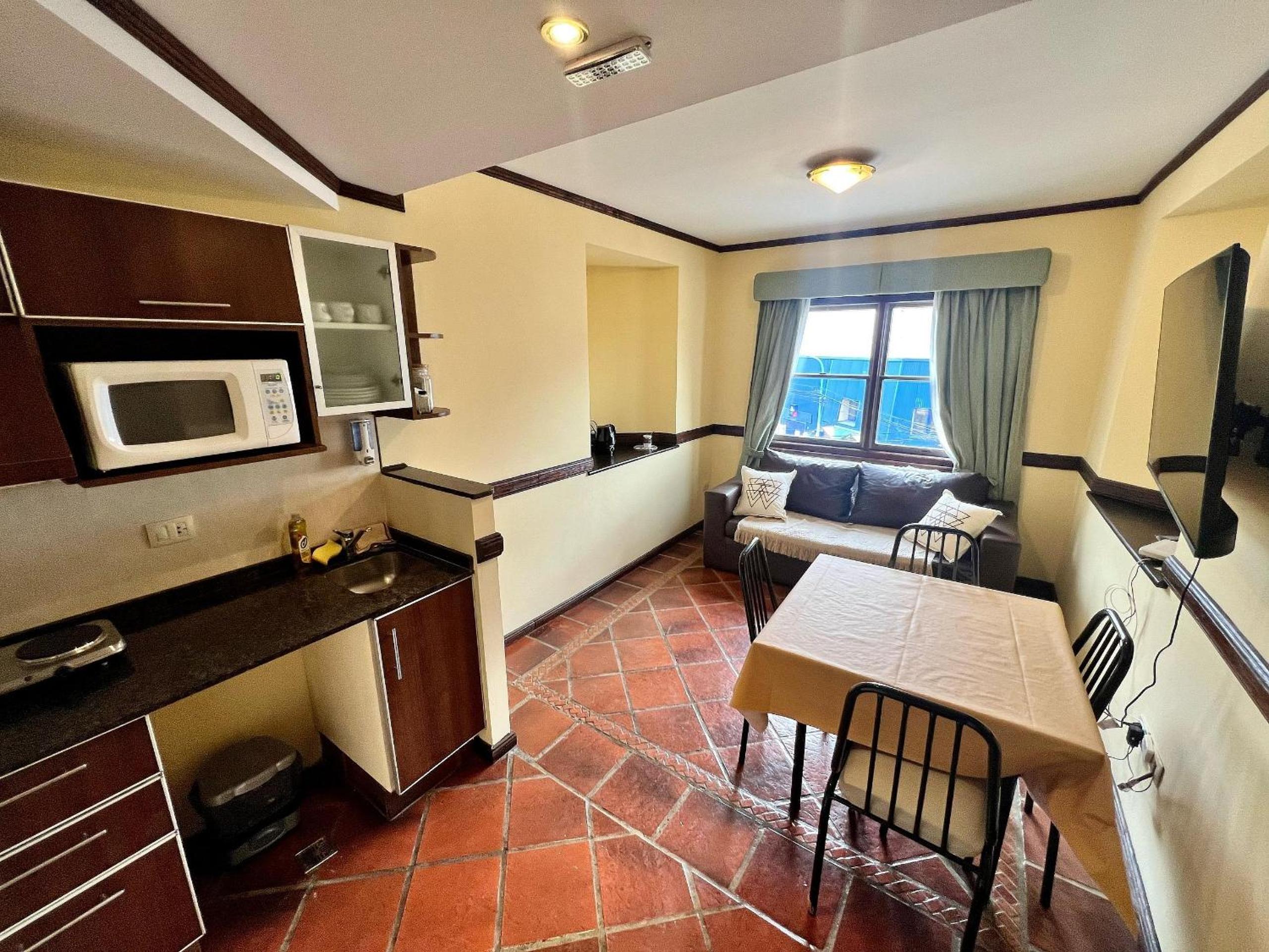 Viejo Lobo - Aunaisin apartamento sobre calle principal