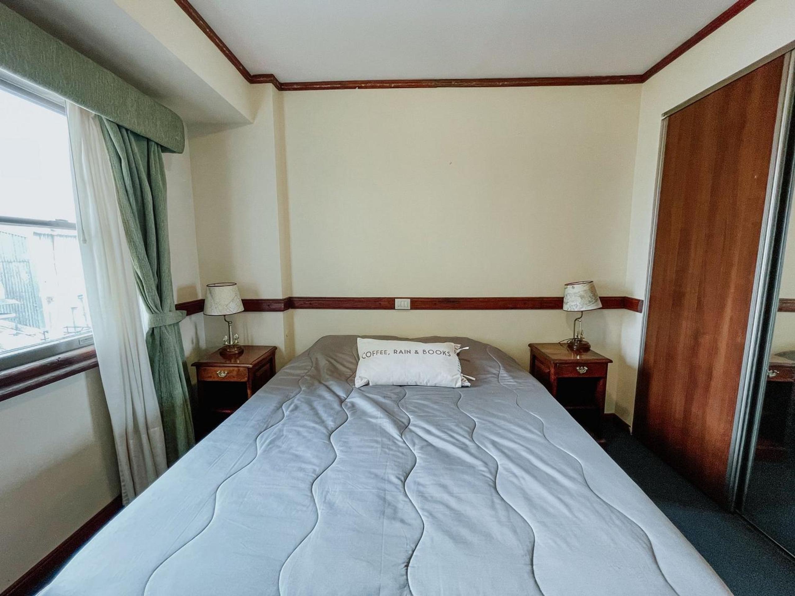 Viejo Lobo - Aunaisin apartamento sobre calle principal