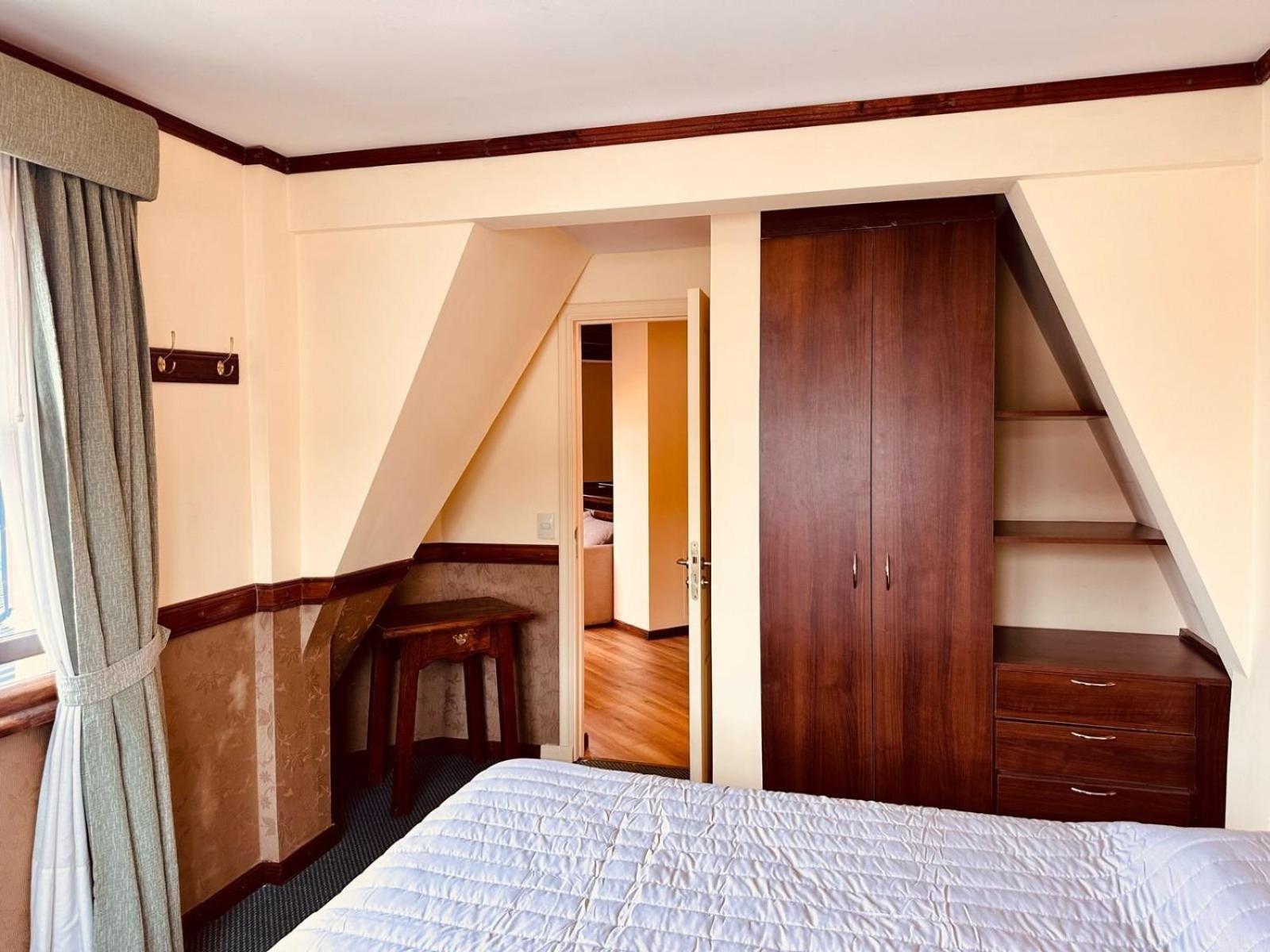 Viejo Lobo - Aunaisin apartamento sobre calle principal