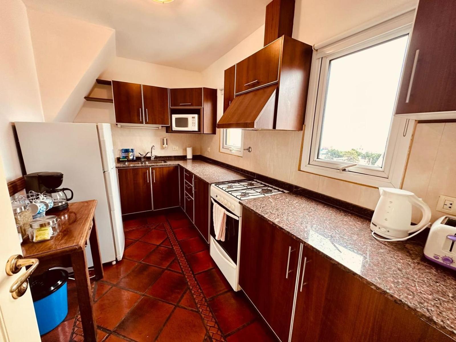 Viejo Lobo - Aunaisin apartamento sobre calle principal