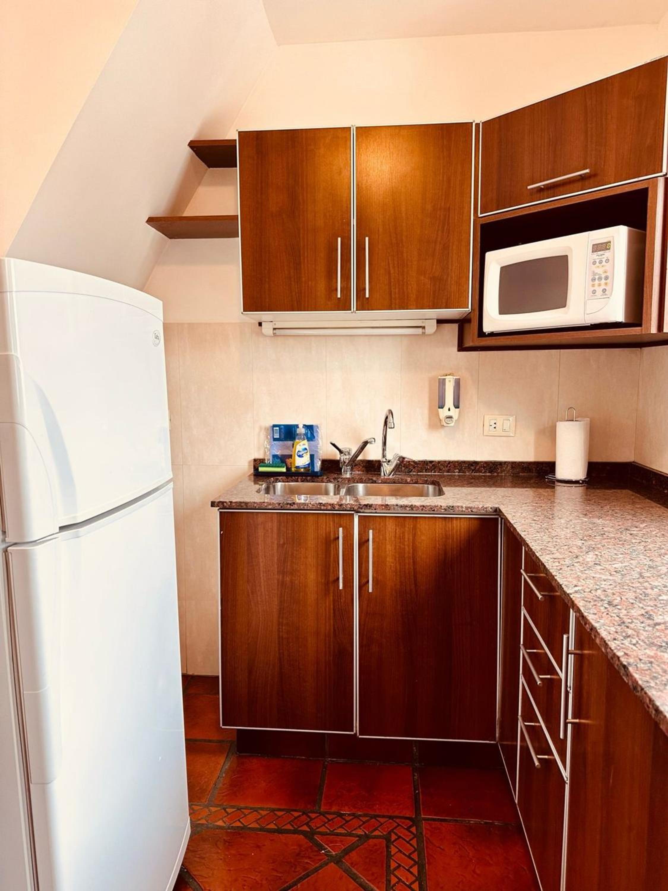 Viejo Lobo - Aunaisin apartamento sobre calle principal