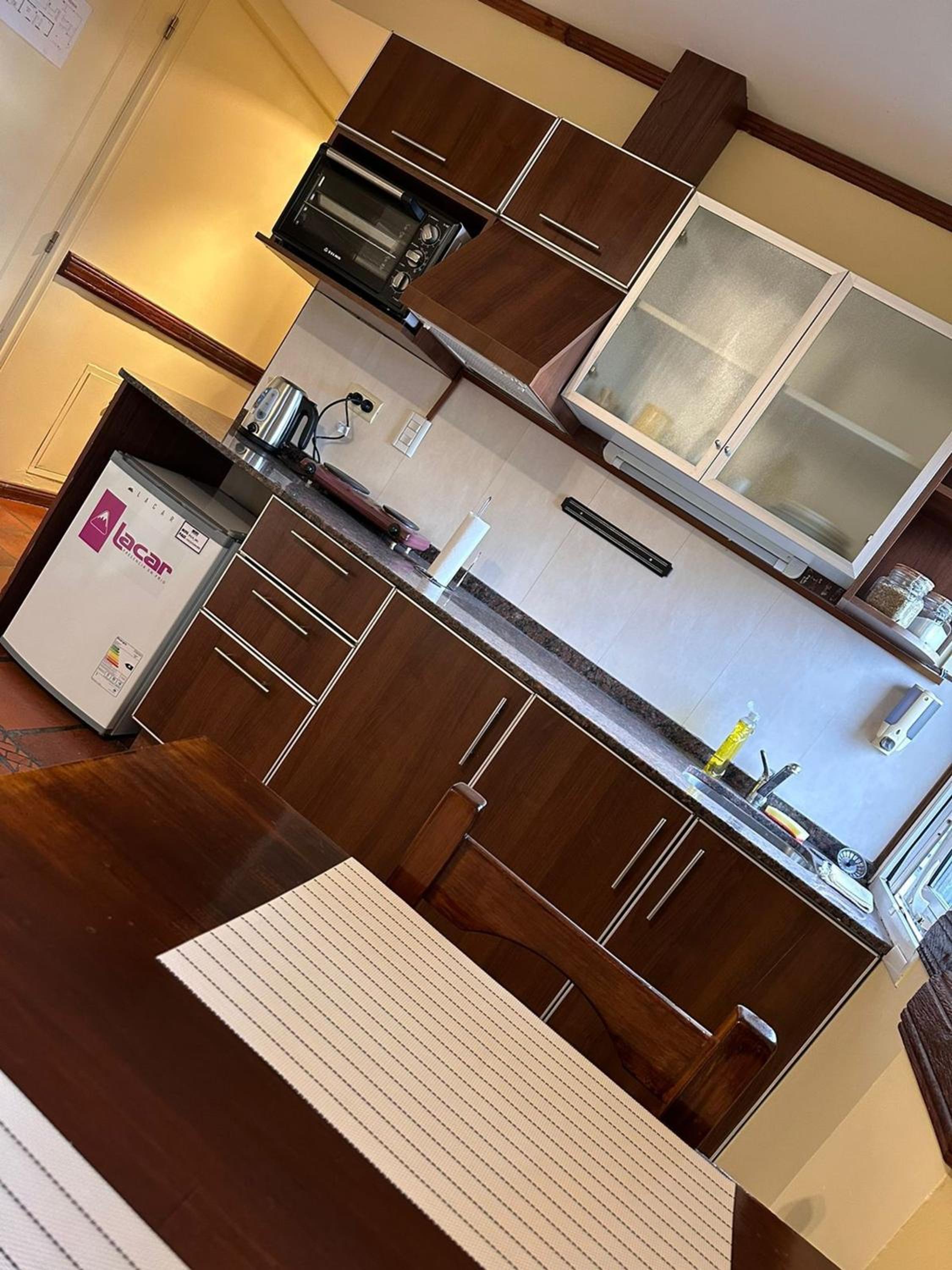 Viejo Lobo - Aunaisin apartamento sobre calle principal