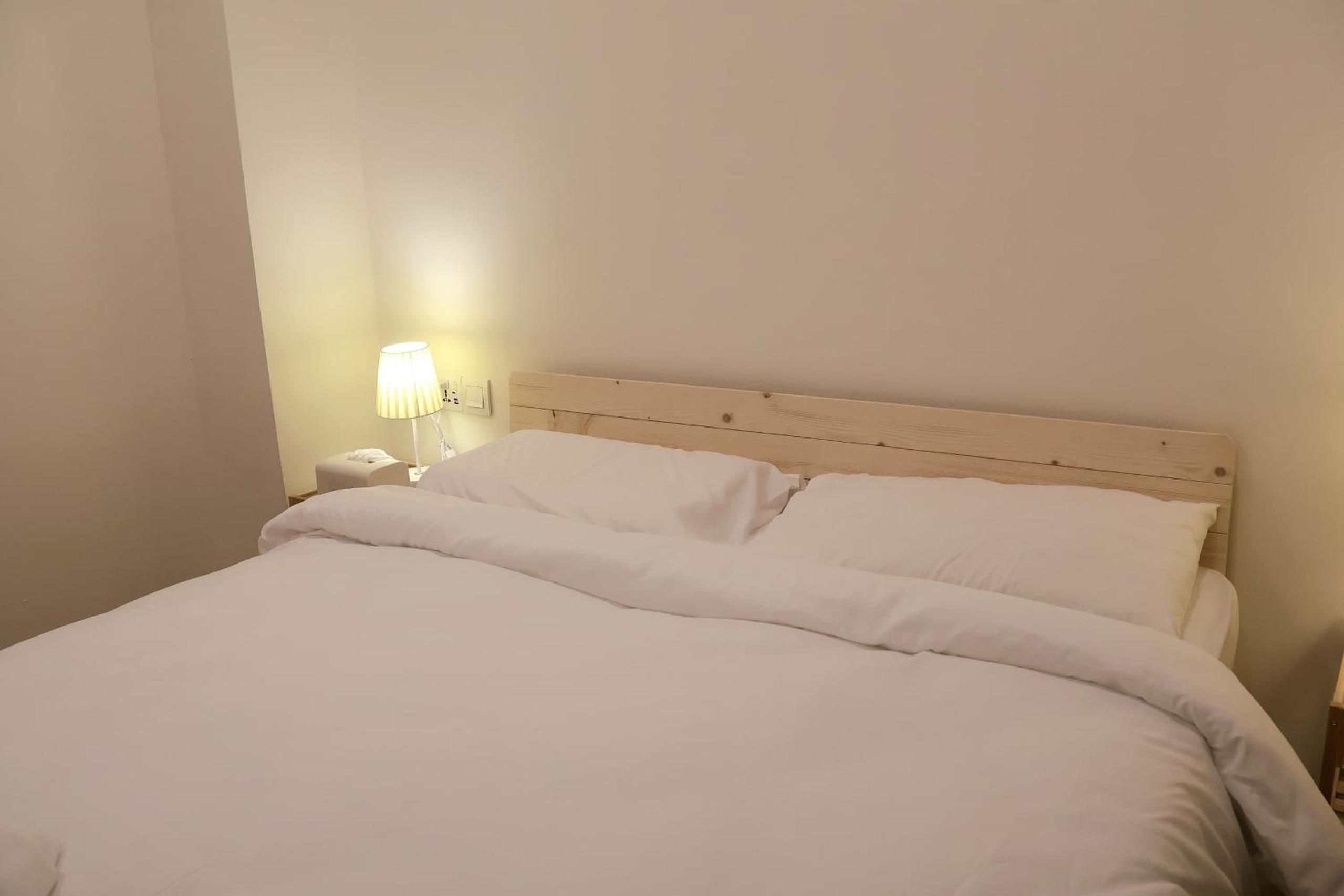 Luna 3BR Suites Sleeps 6 Near Imago Mall KK Center