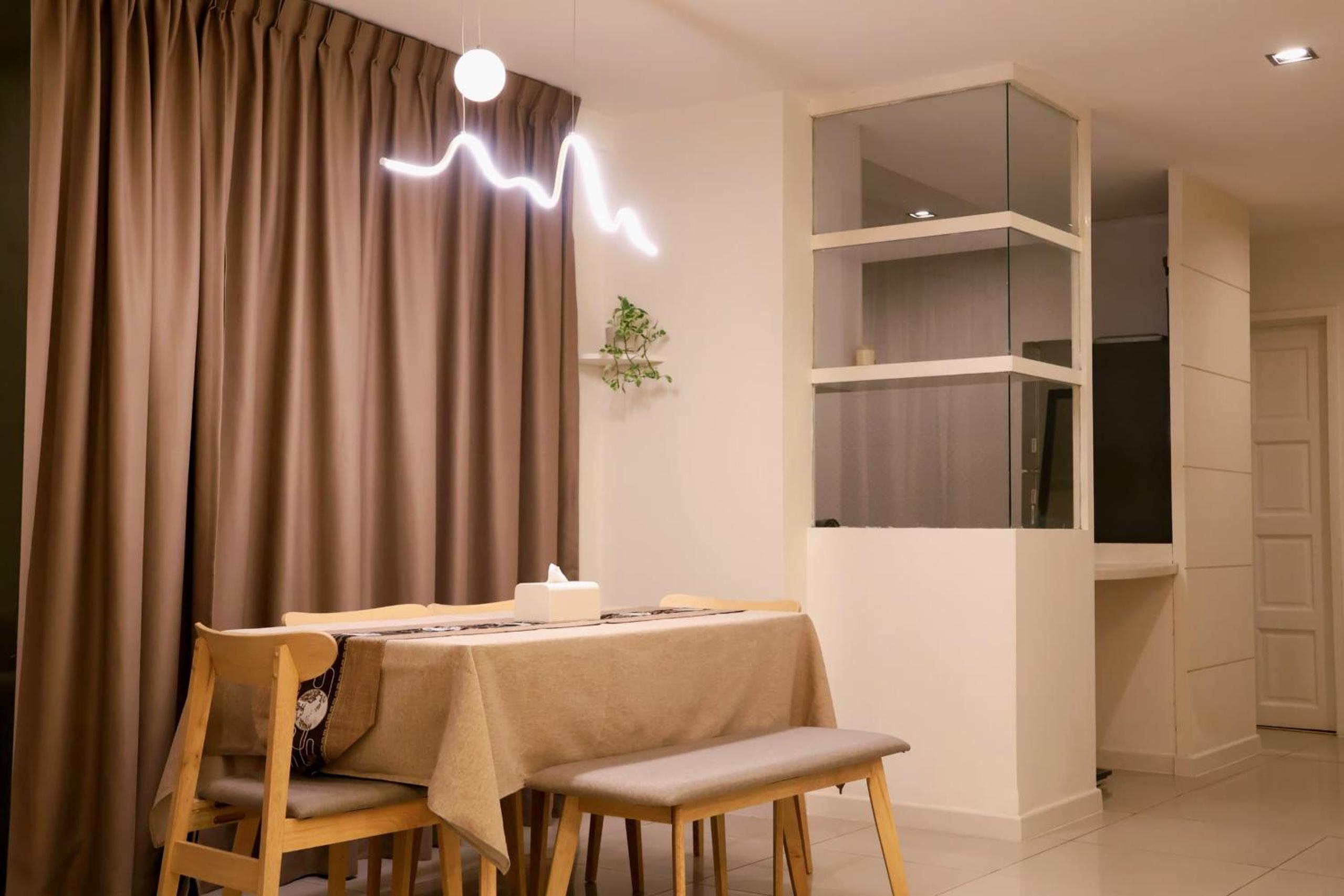 Luna 3BR Suites Sleeps 6 Near Imago Mall KK Center