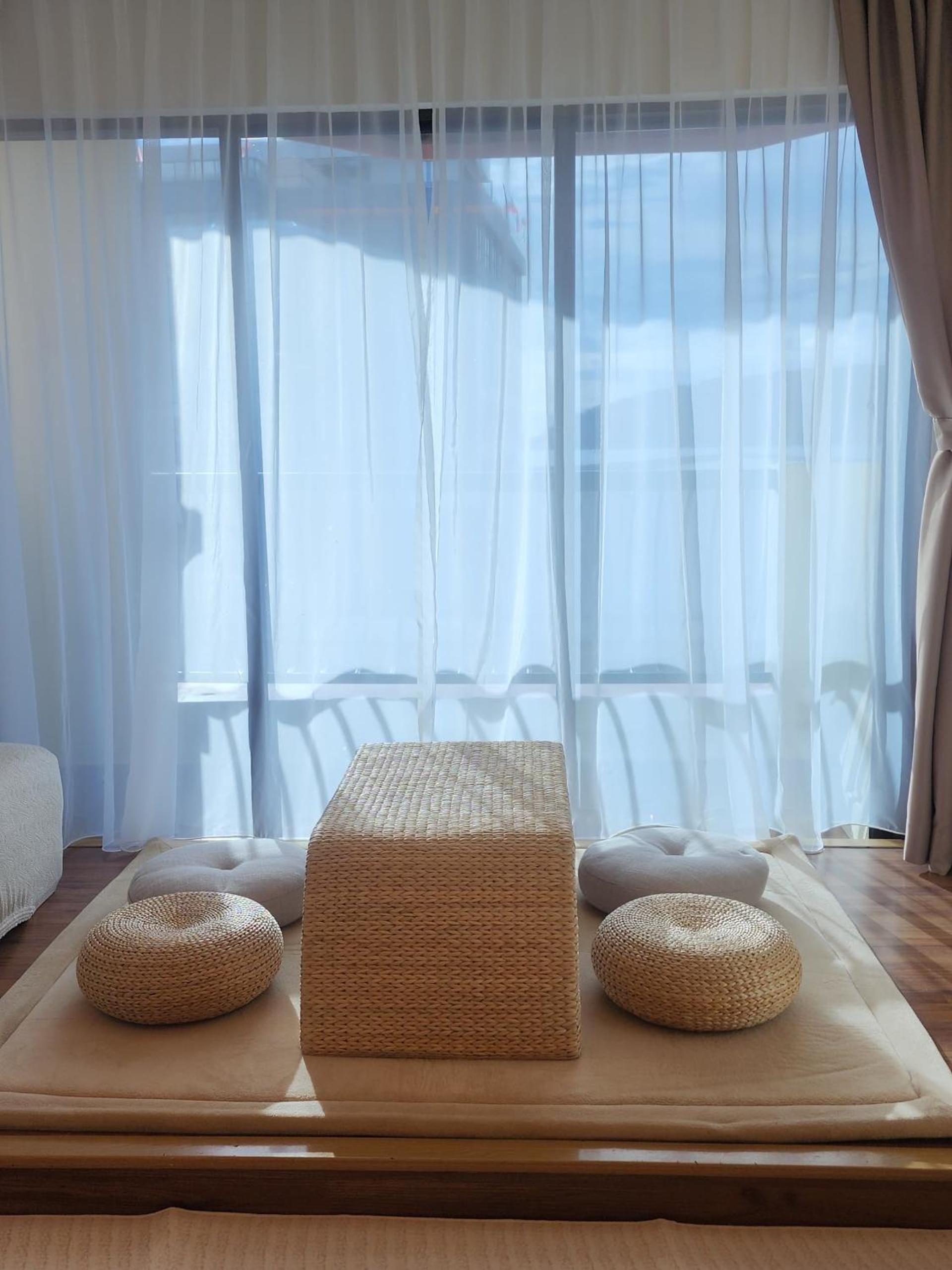 Luna 3BR Suites Sleeps 6 Near Imago Mall KK Center